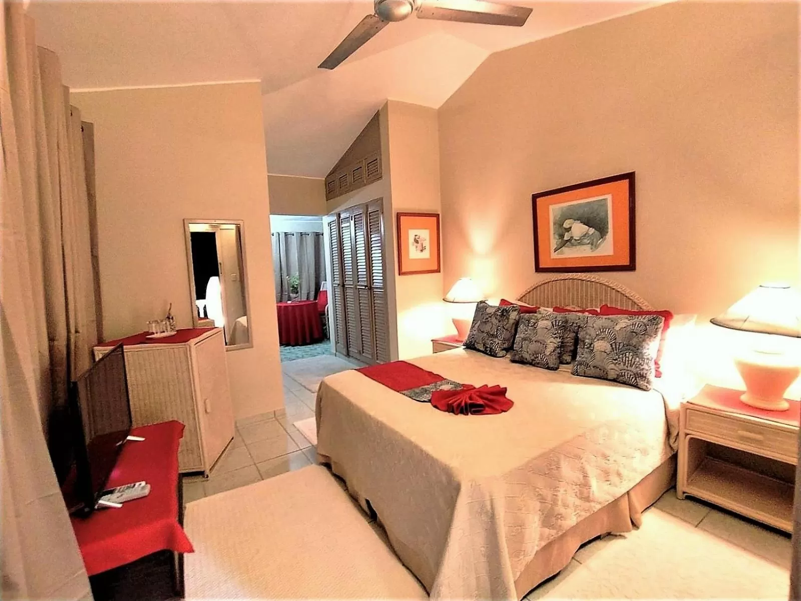 Bedroom, Bed in Hotel Coco Plaza