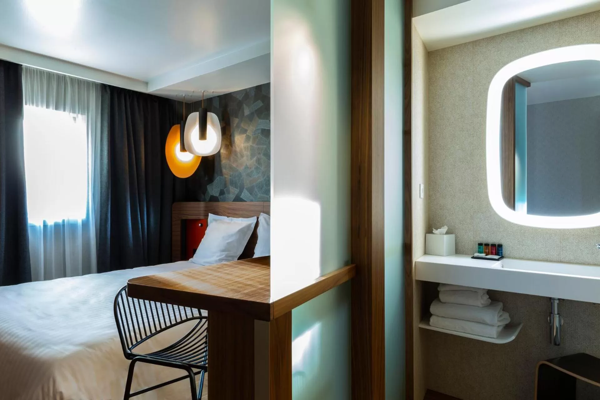 Bed in Oceania Paris Porte De Versailles