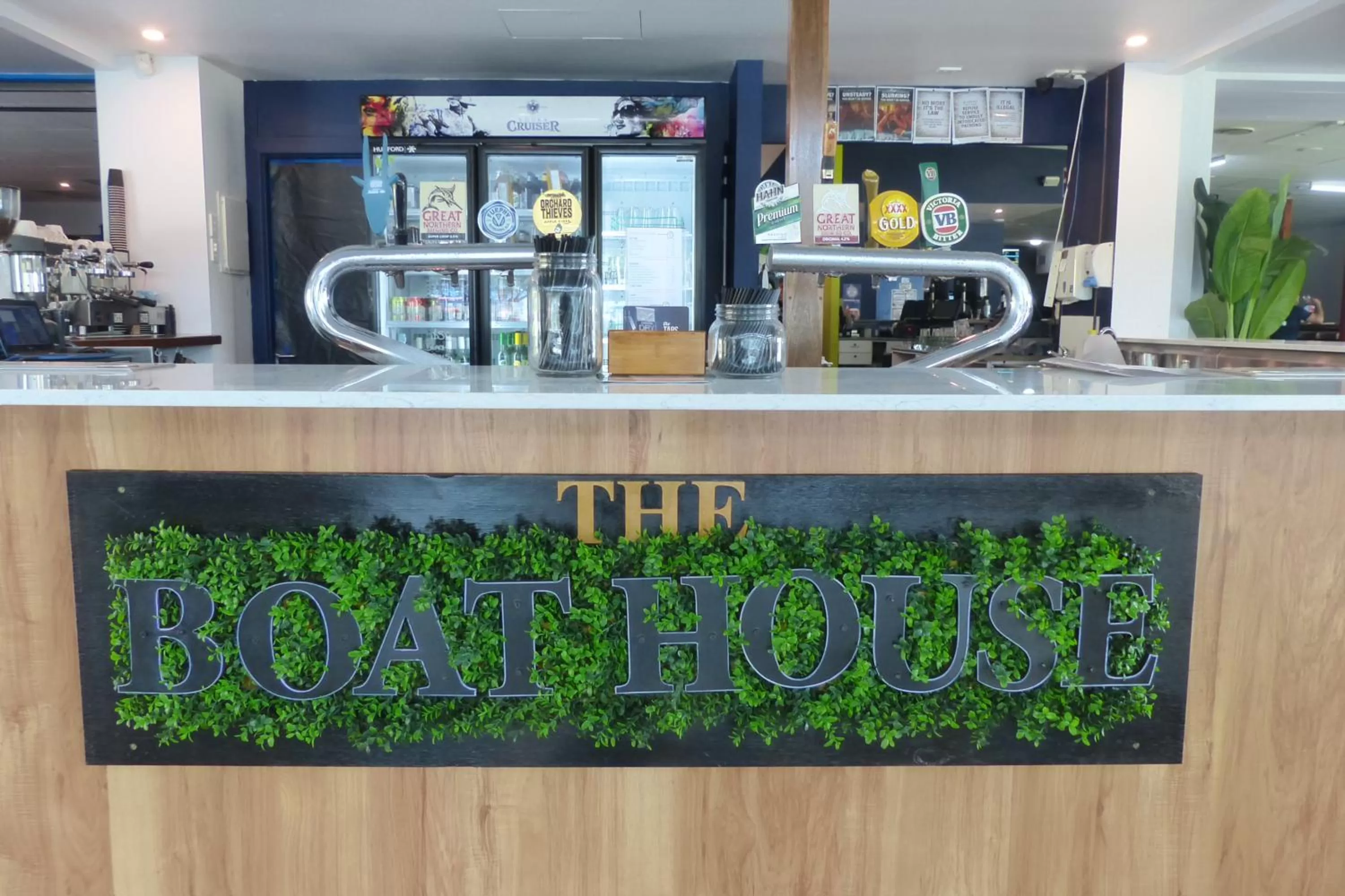 Restaurant/places to eat in Mackay Seabreeze Apartments