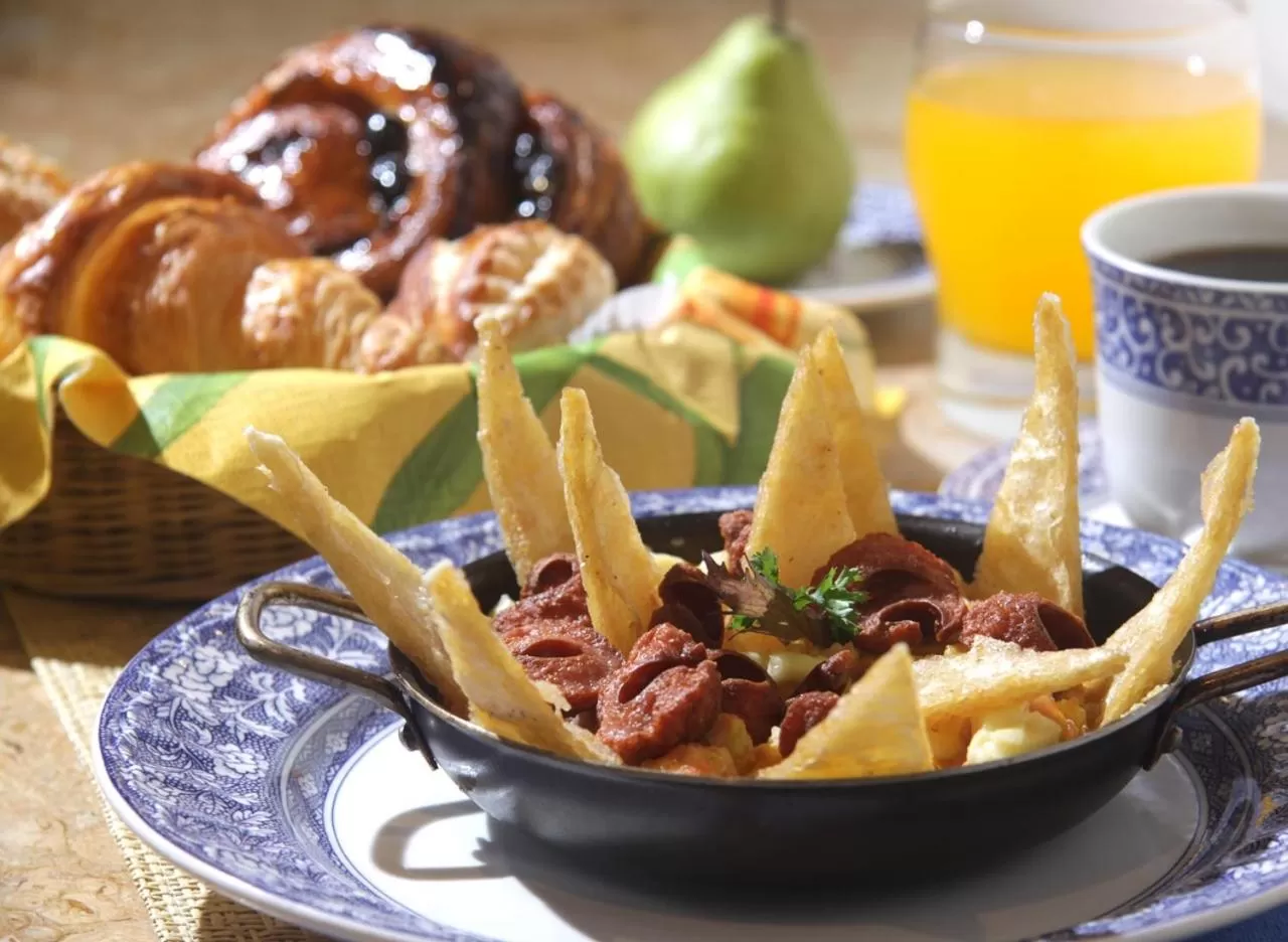 Breakfast, Food in 6 Suites Hotel