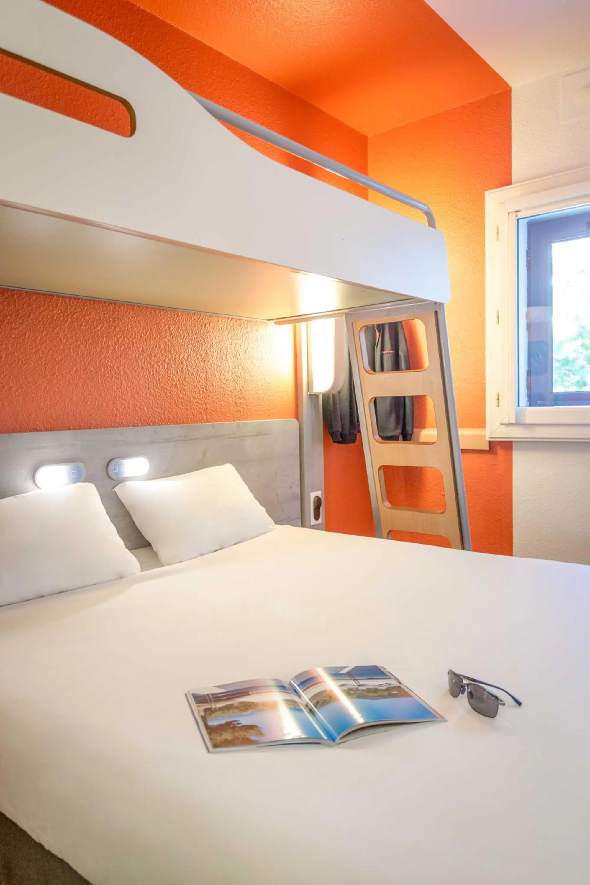 Bedroom, Bed in Ibis Budget Marseille Timone