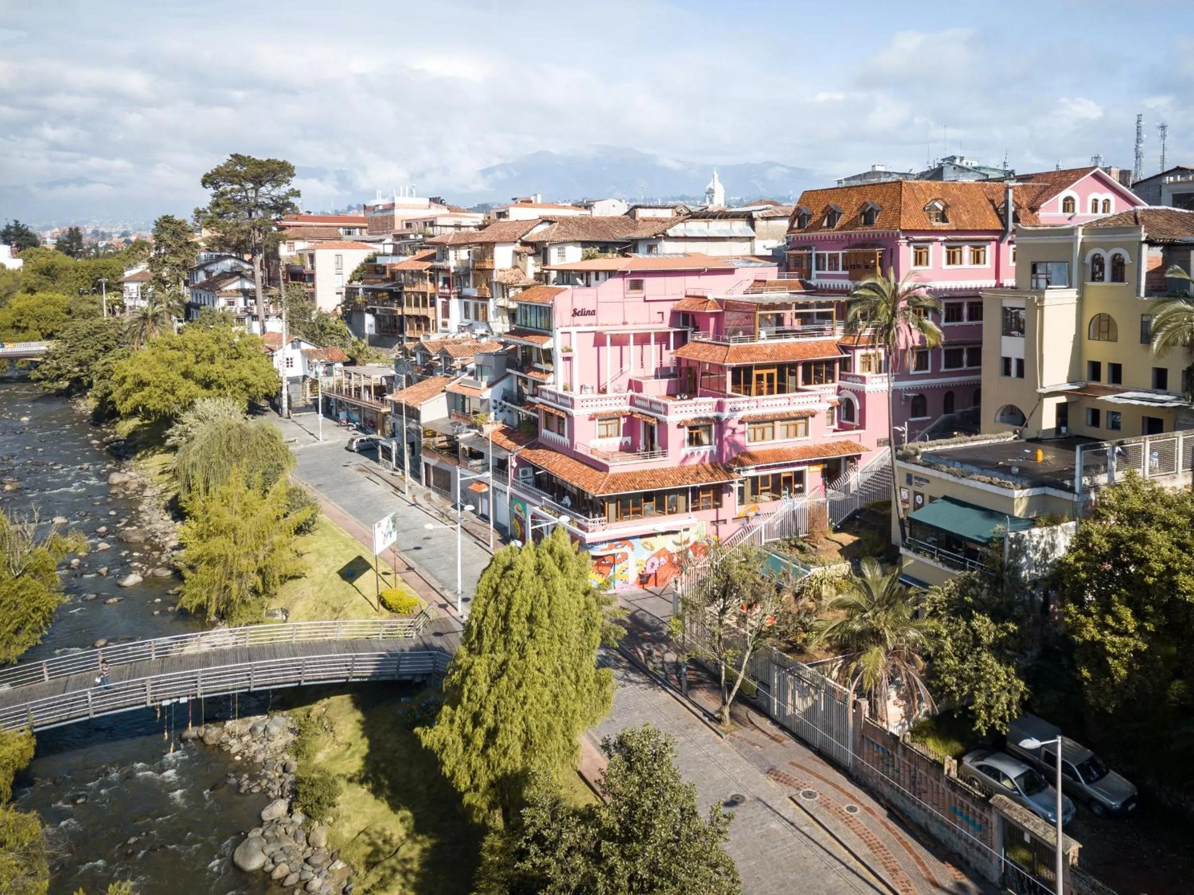 Property building in Selina Cuenca