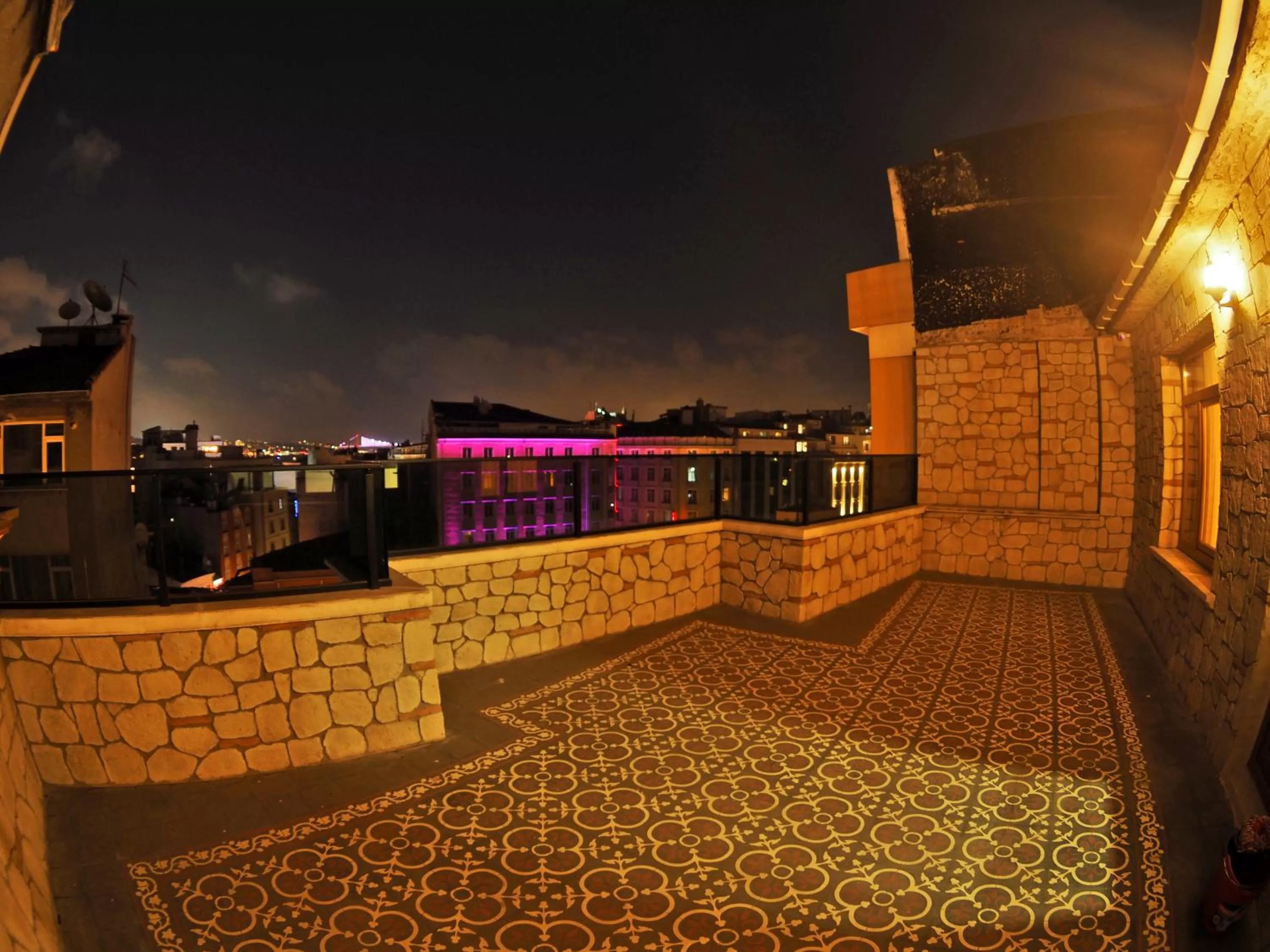 Night in Nusretbey Hotel