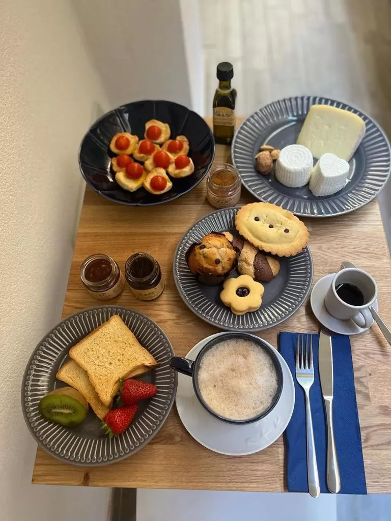 Breakfast in Blue Dream