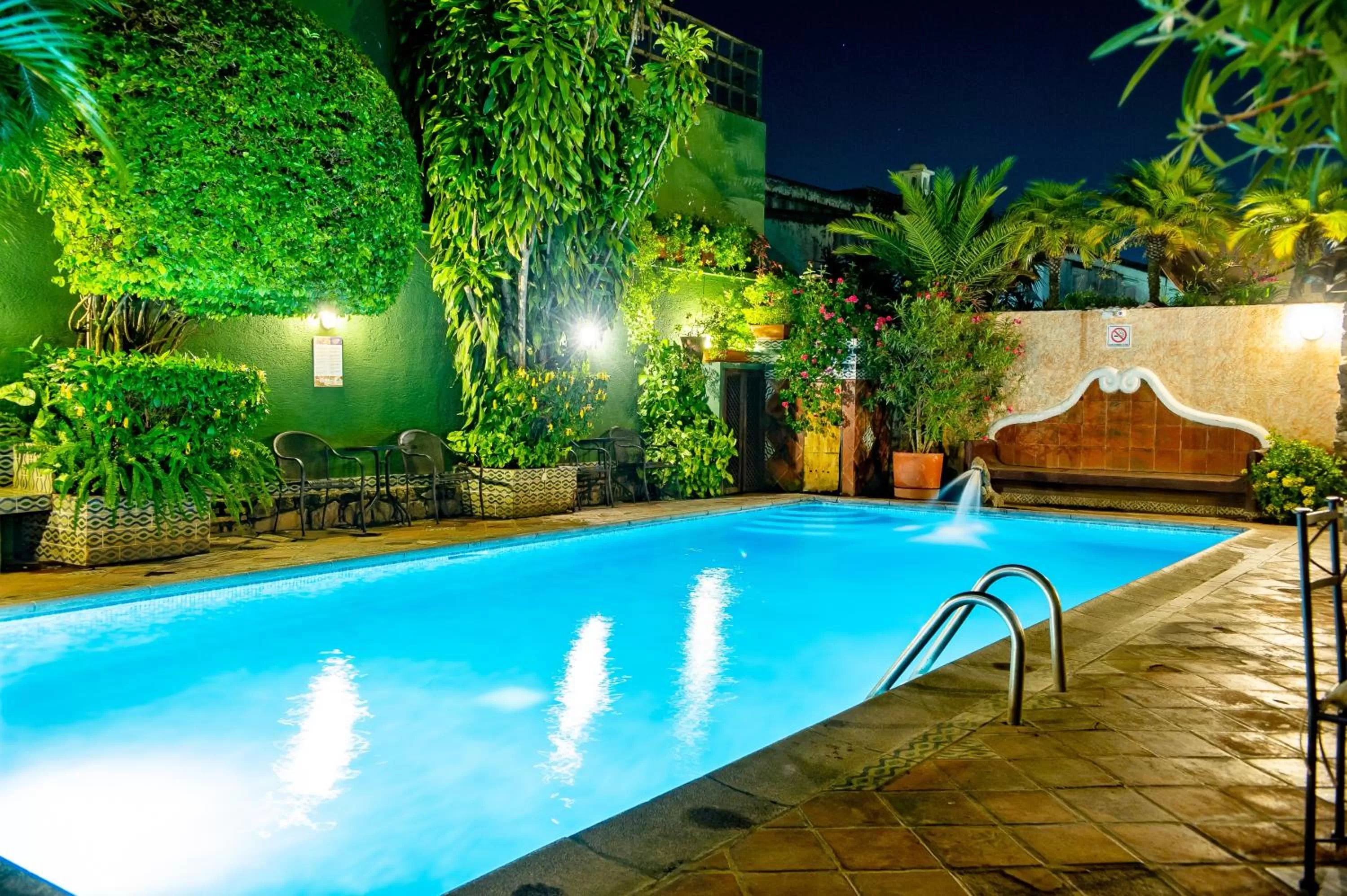 Garden in Hotel Casa del Parque by AHS