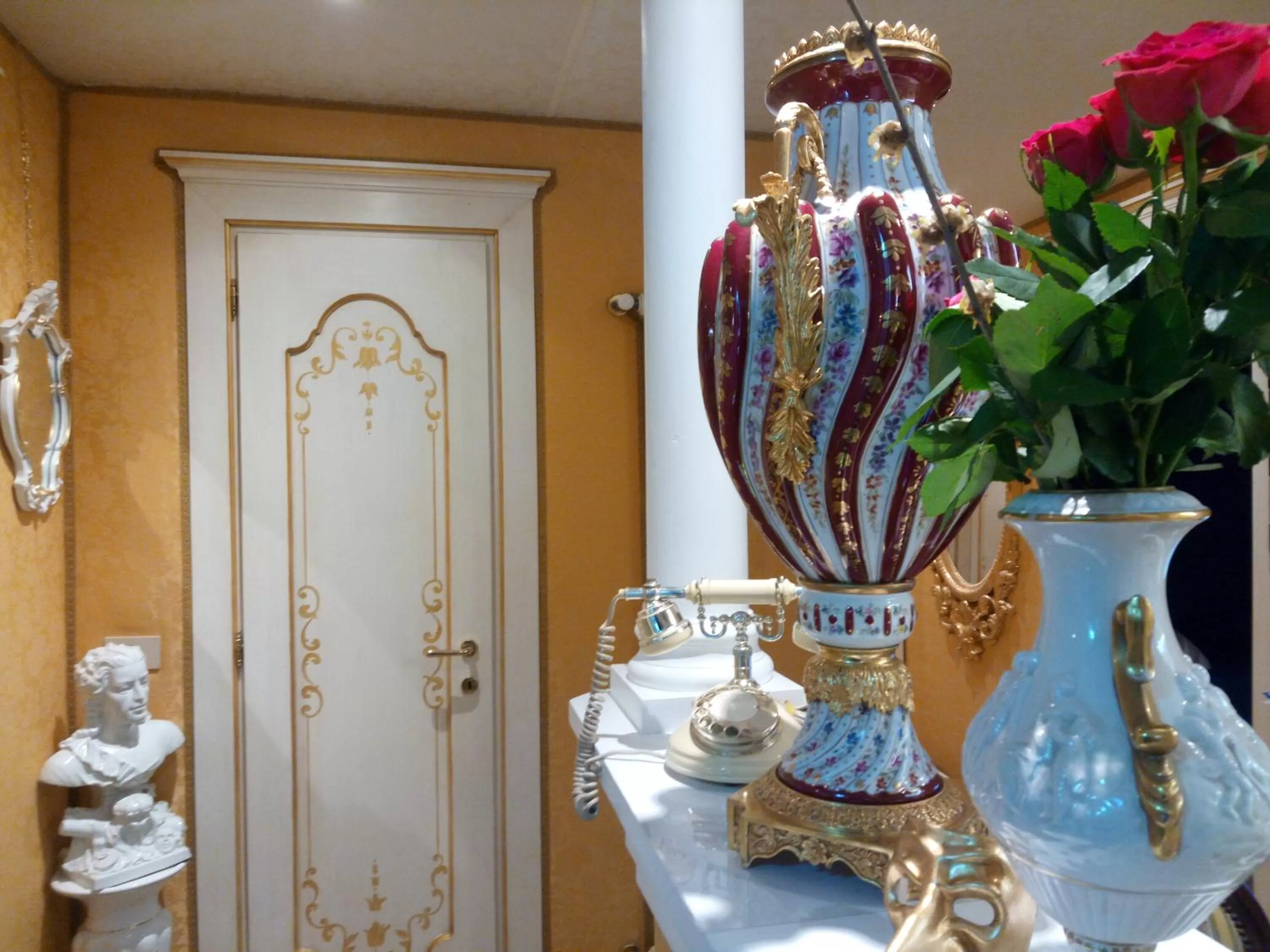 Decorative detail in Scalon del Doge