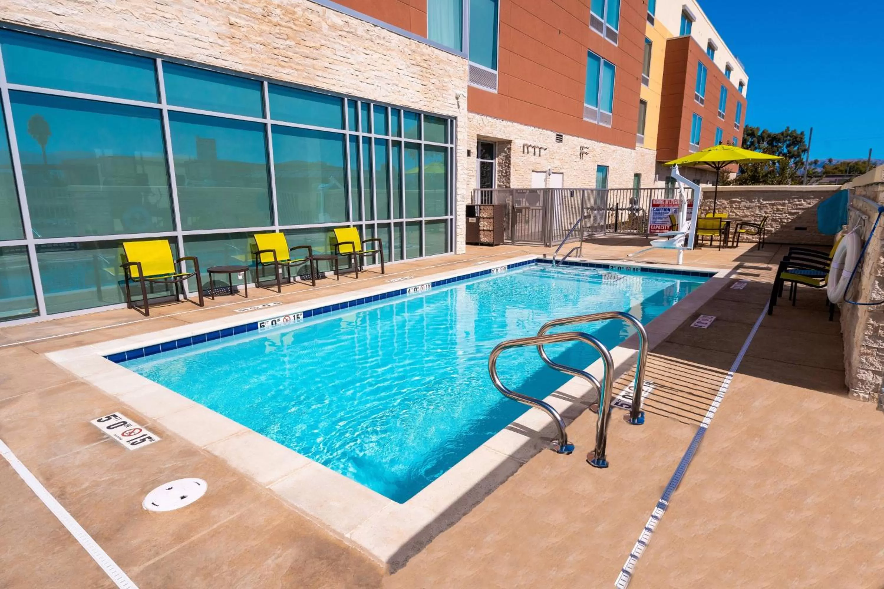 Swimming pool in SpringHill Suites by Marriott Newark Fremont