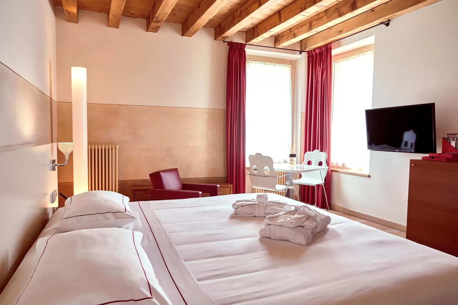 Photo of the whole room, Bed in Hotel Veronesi La Torre