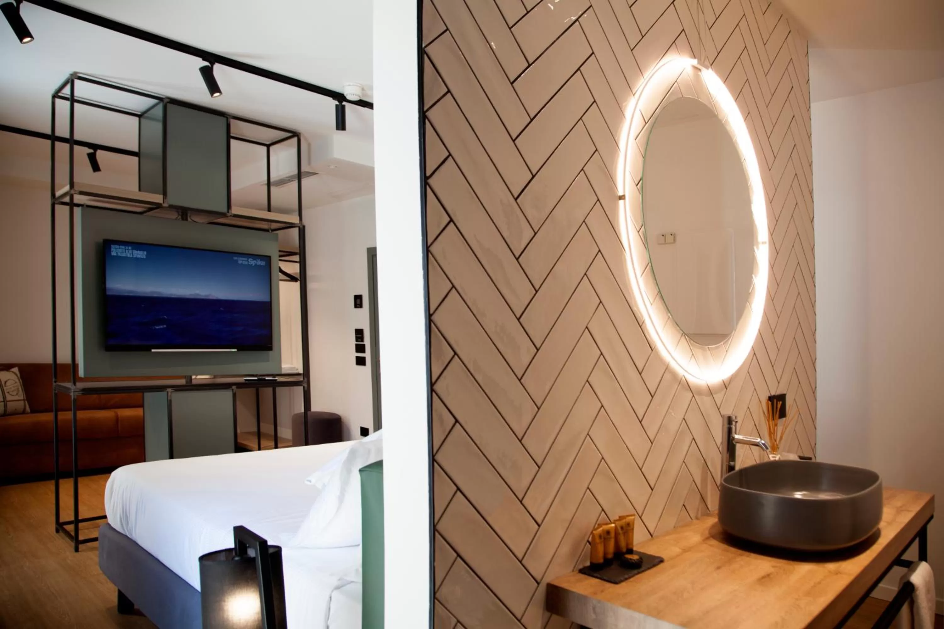 Shower in Meg Lifestyle Hotel & Apartaments