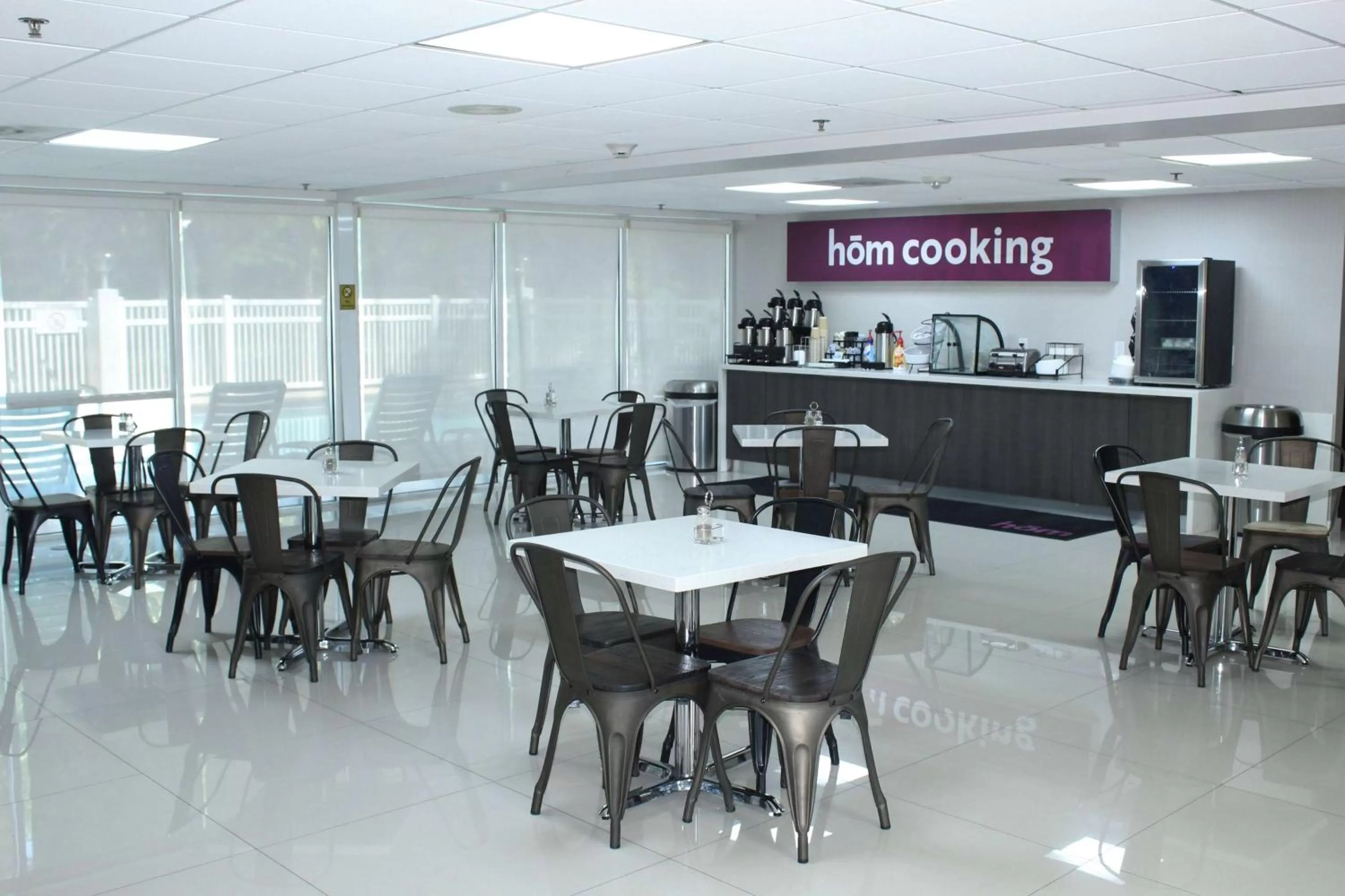 Restaurant/places to eat in HoM, A Trademark Collection Hotel