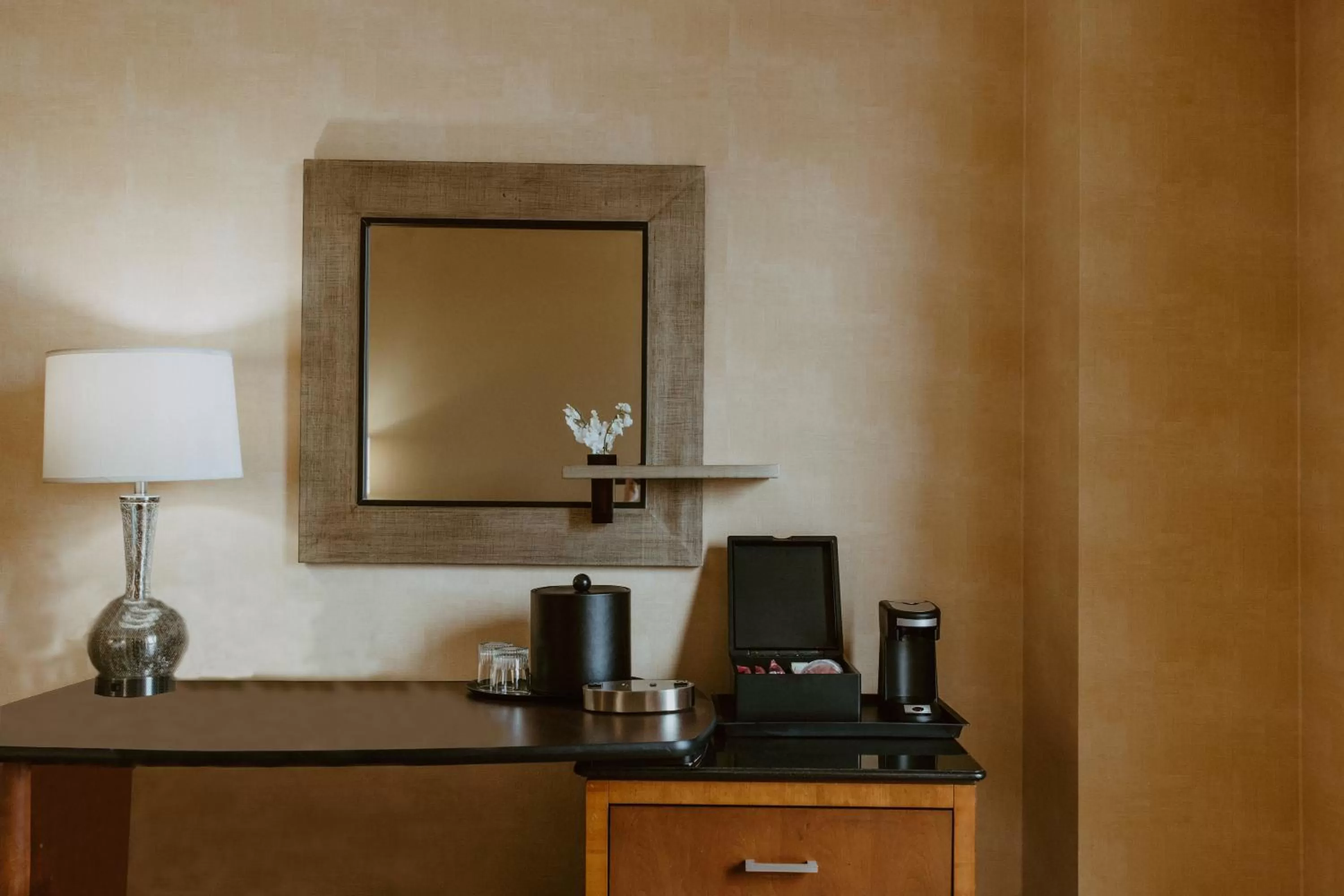 Concierge Level, 1 King - single occupancy in The Lincoln Marriott Cornhusker Hotel