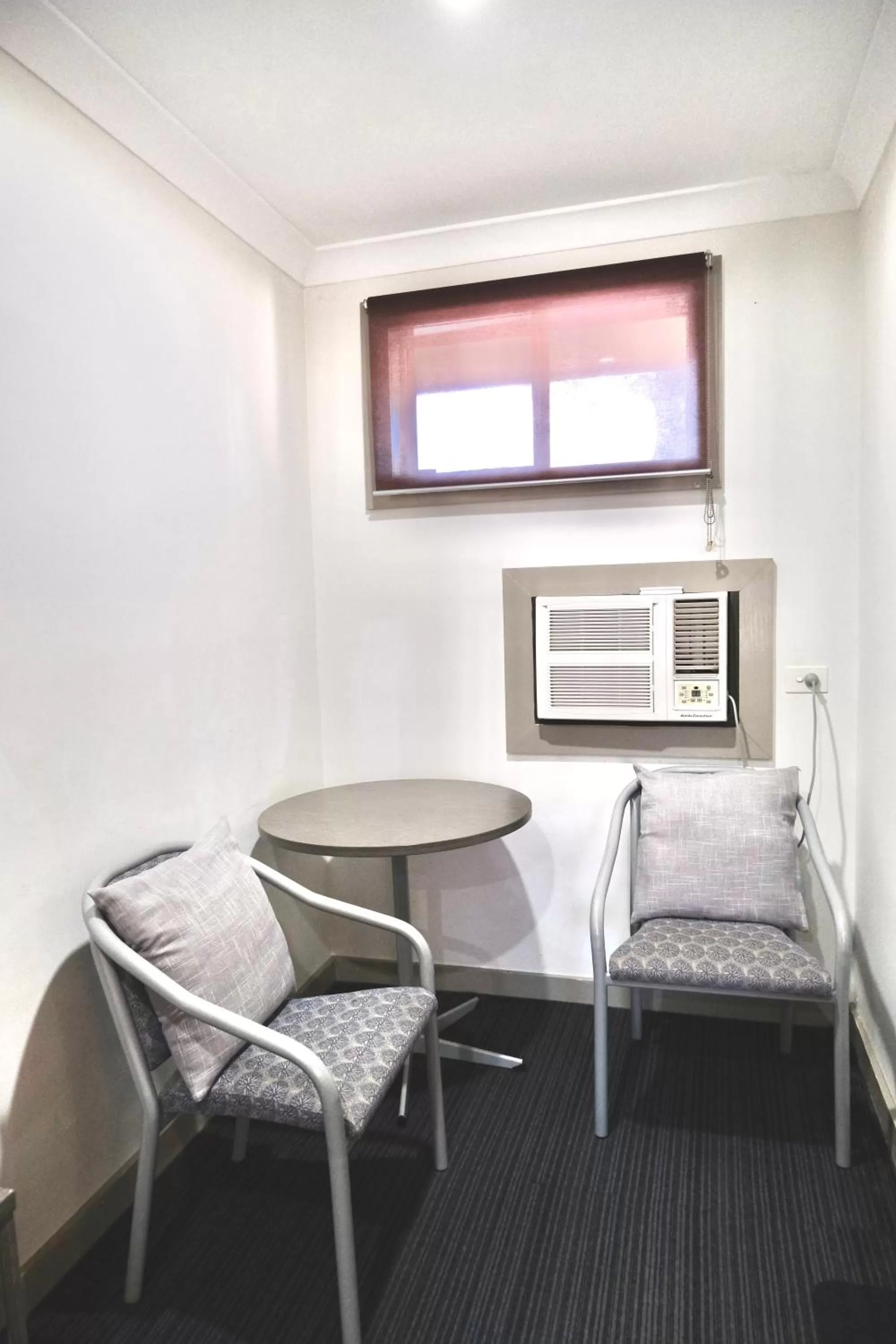 Bedroom in Sapphire Palms Motel