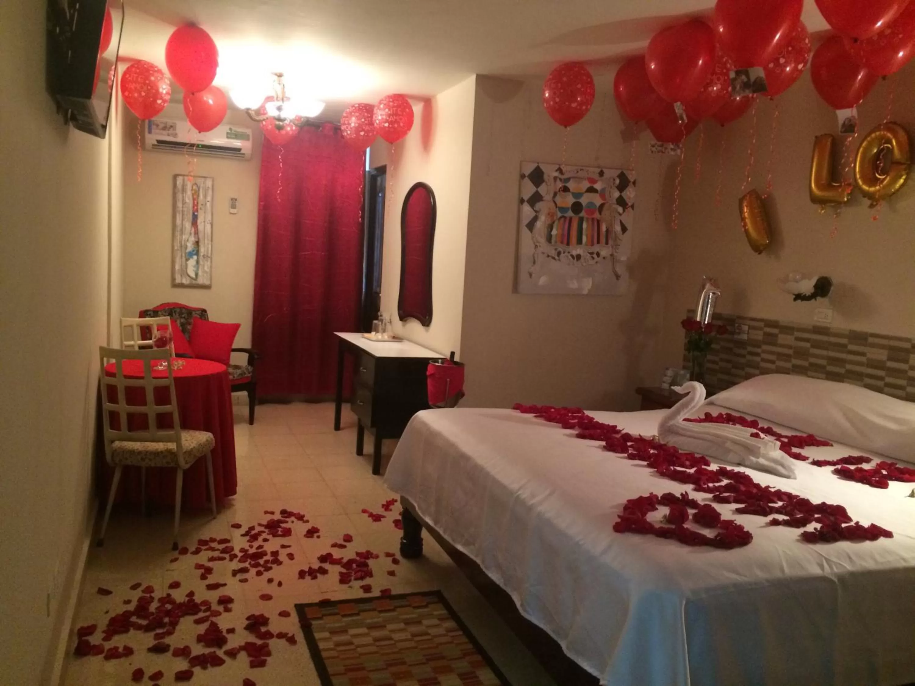 Photo of the whole room, Bed in Hotel Caribe Panamá