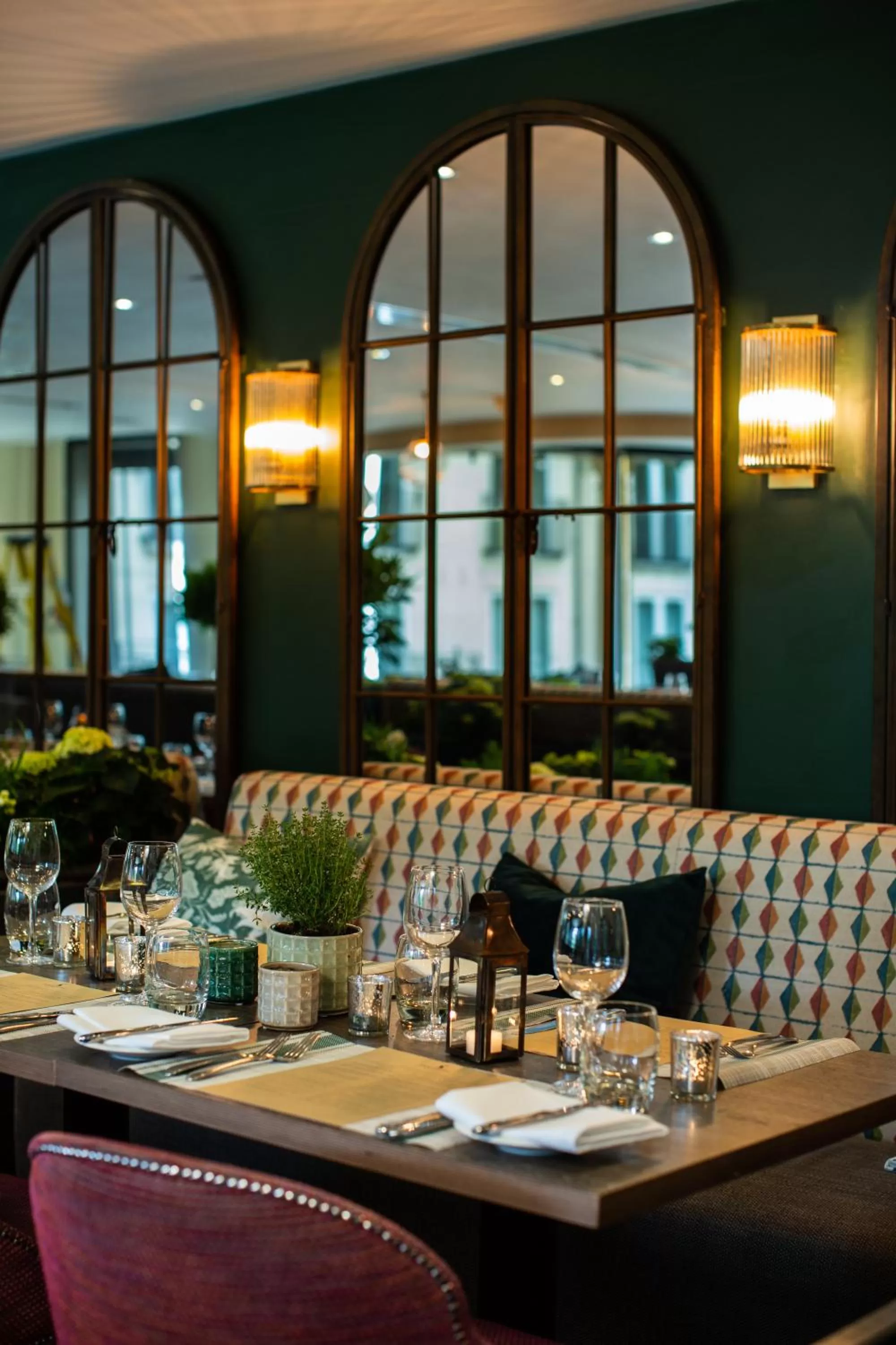 Restaurant/places to eat in Hogarths