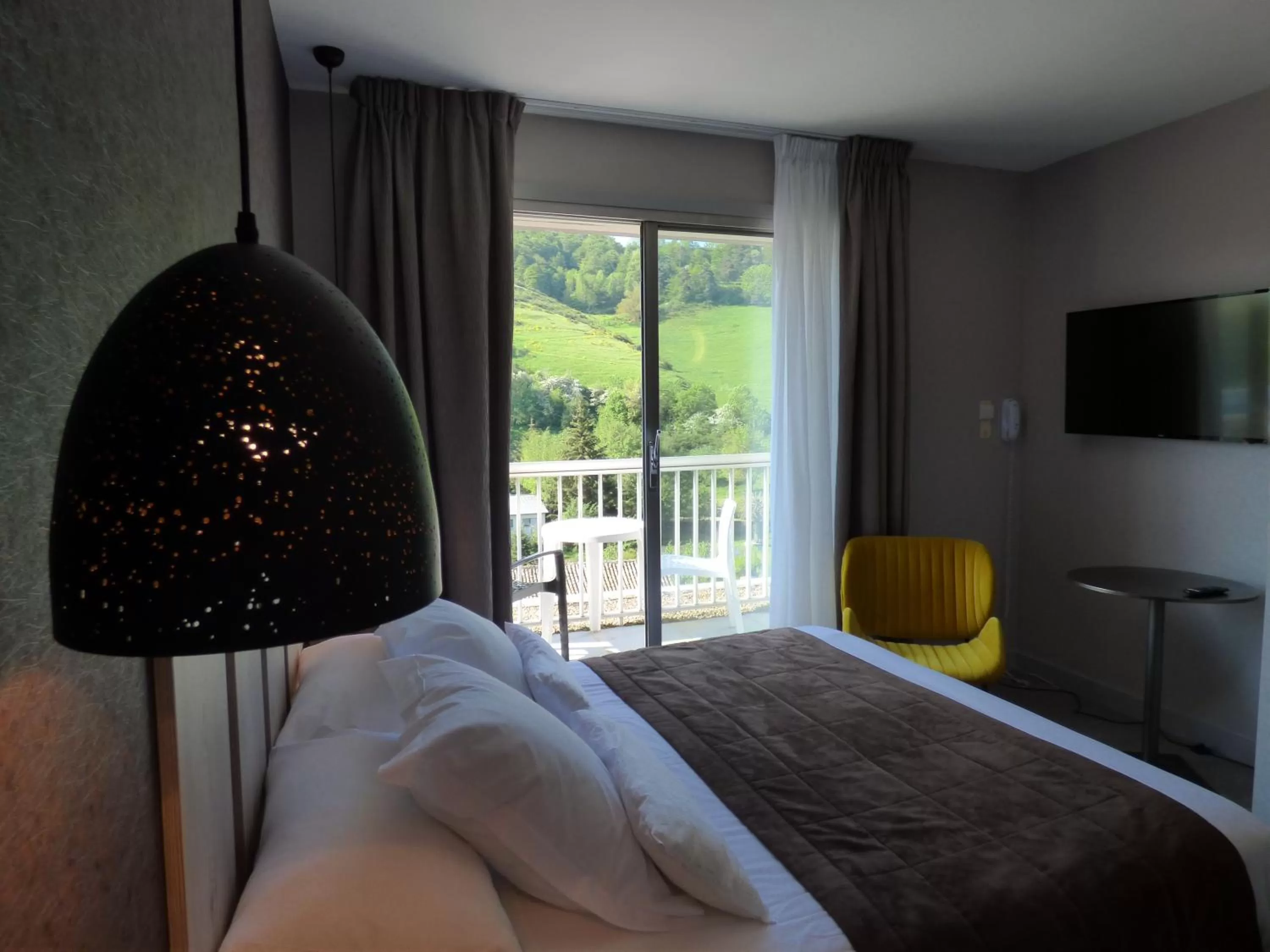 Bed in Urban Style L'Etape