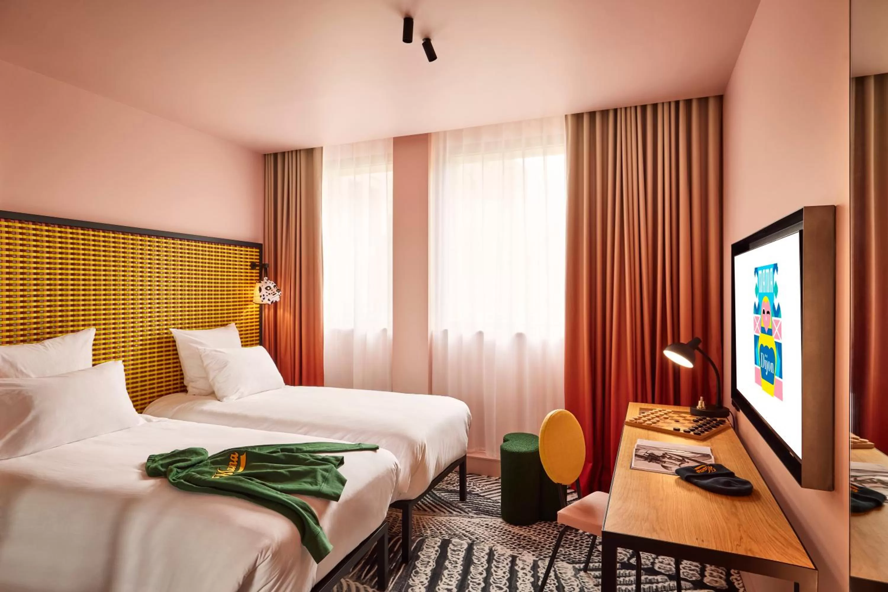 Bed in Mama Shelter Dijon