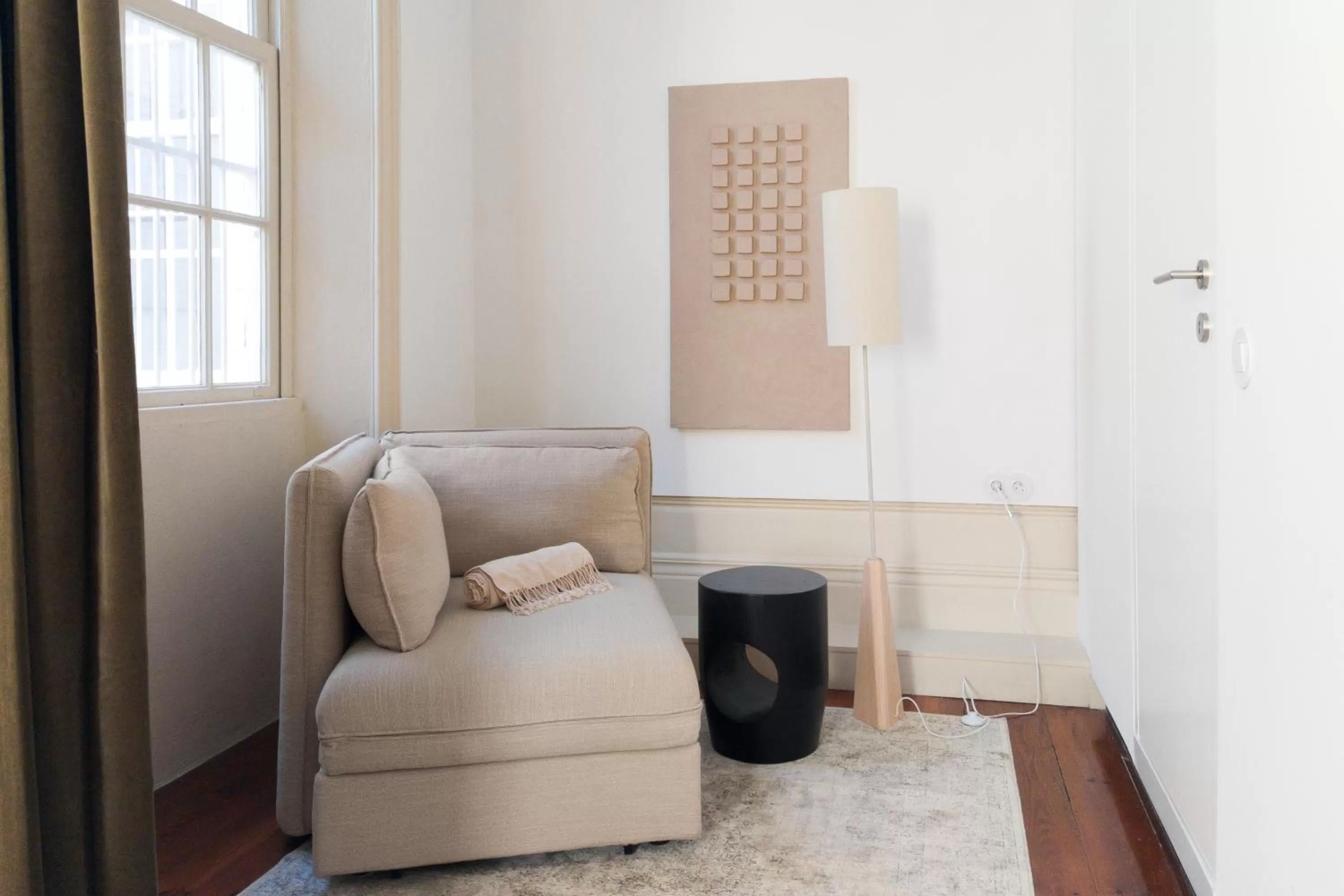 Seating Area in Alameda Suites @ Porto River