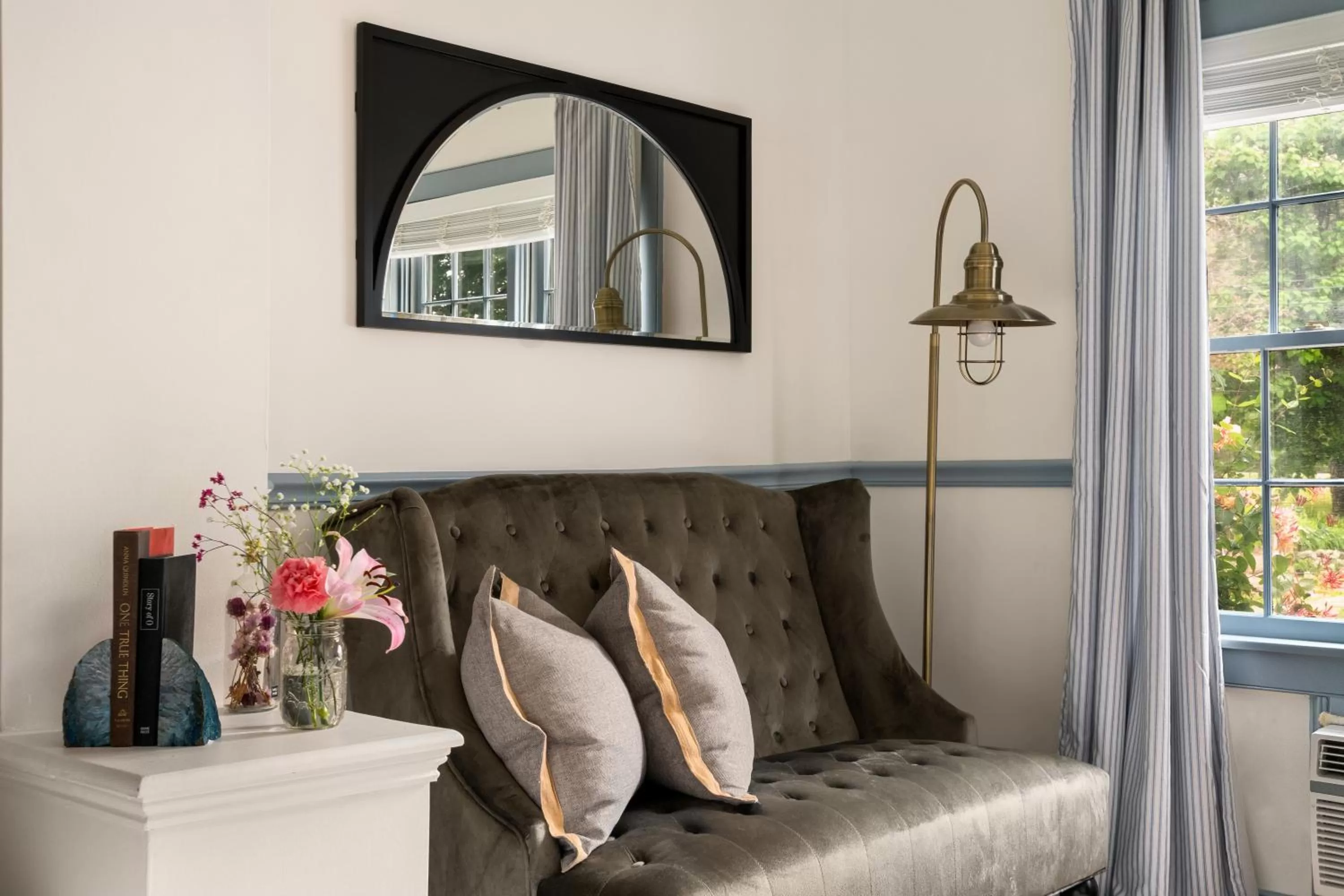 Seating area in Inn at Silver Maple Farm