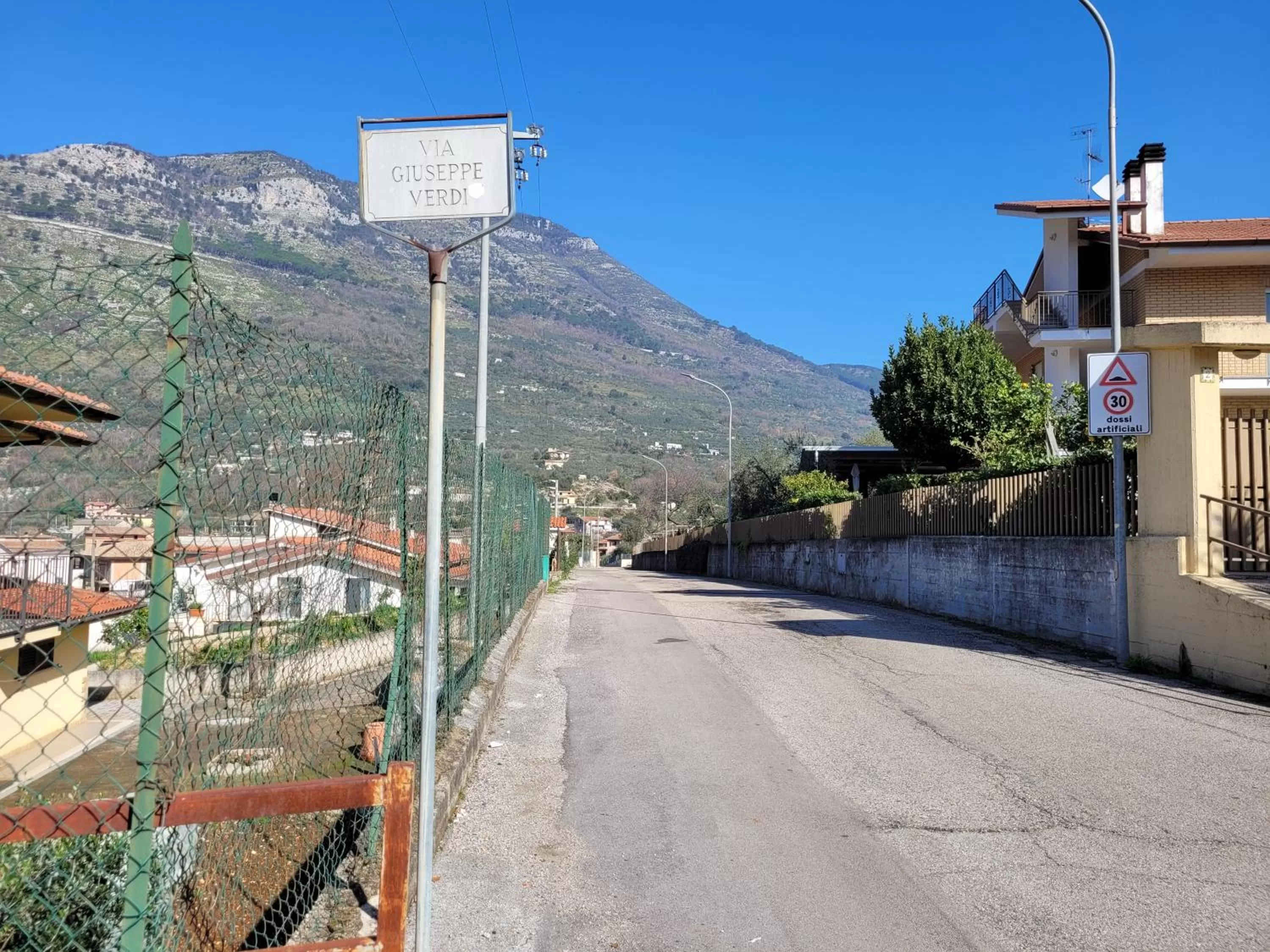 Alloggio turistico Magnifico Alessandro Valle Bernardo 04025 Lenola nei pressi di Fondi LT