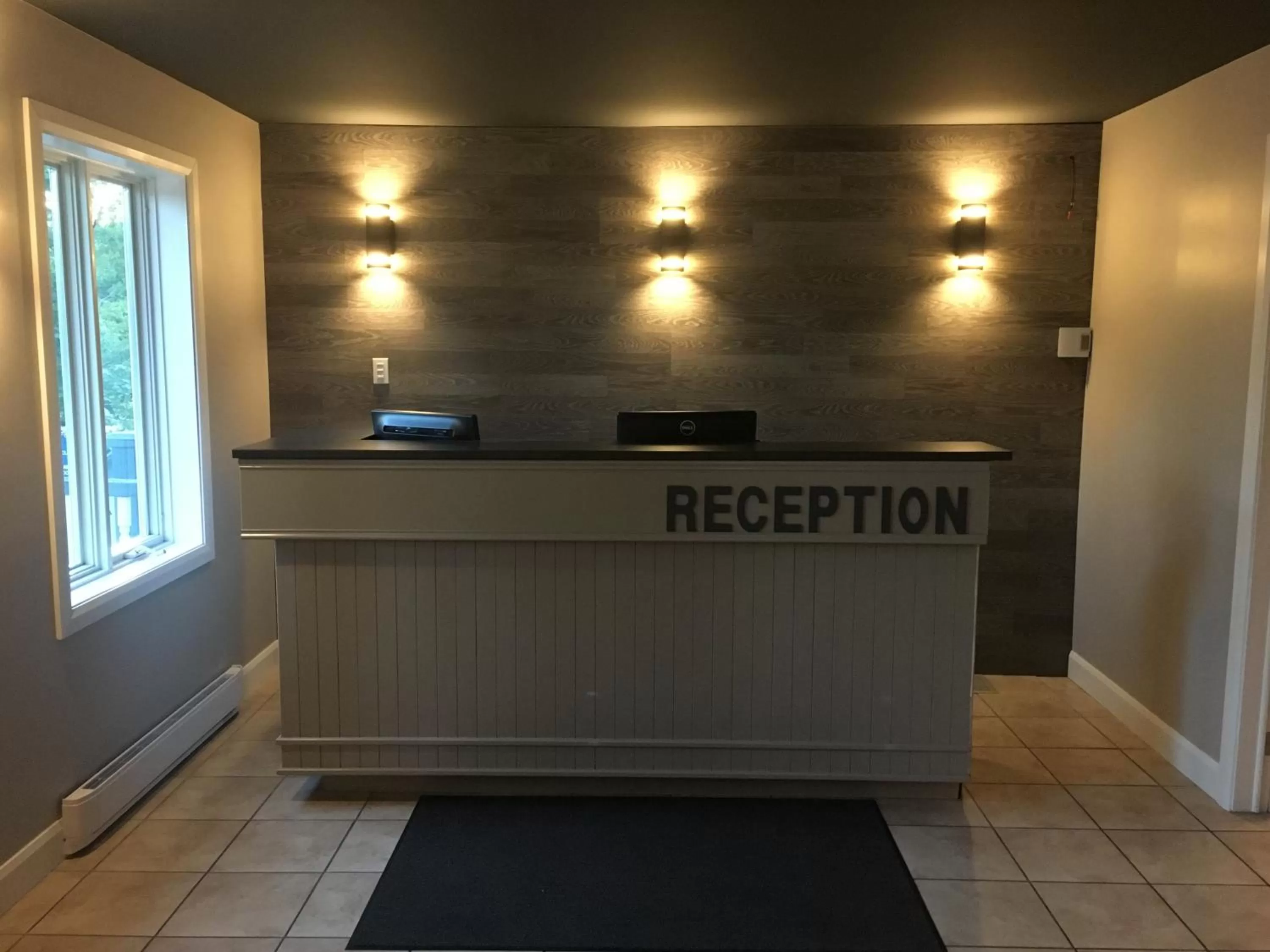 Lobby or reception in Auberge Valcartier - Par Aneyro
