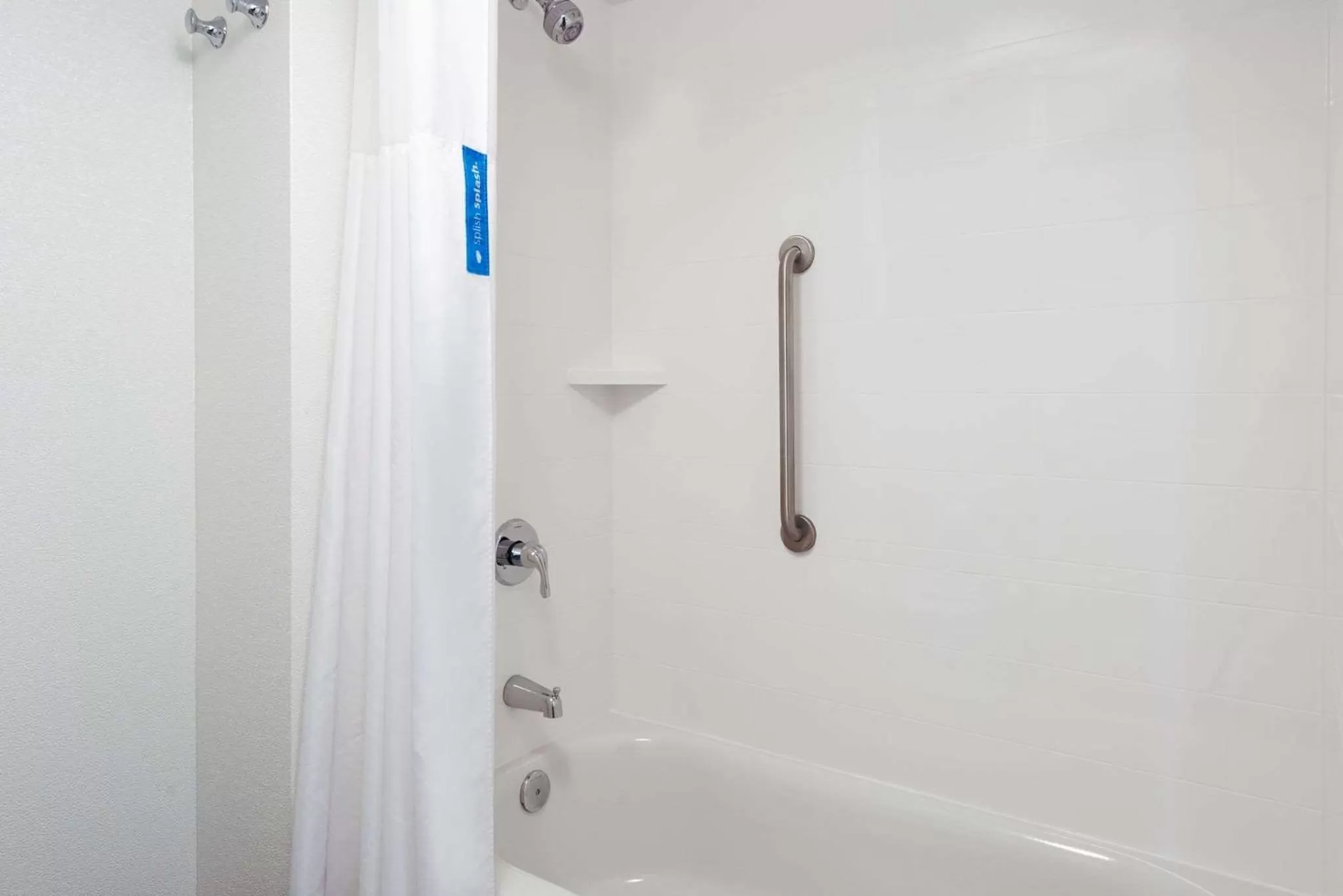 Bathroom in Hampton Inn & Suites Country Club Plaza