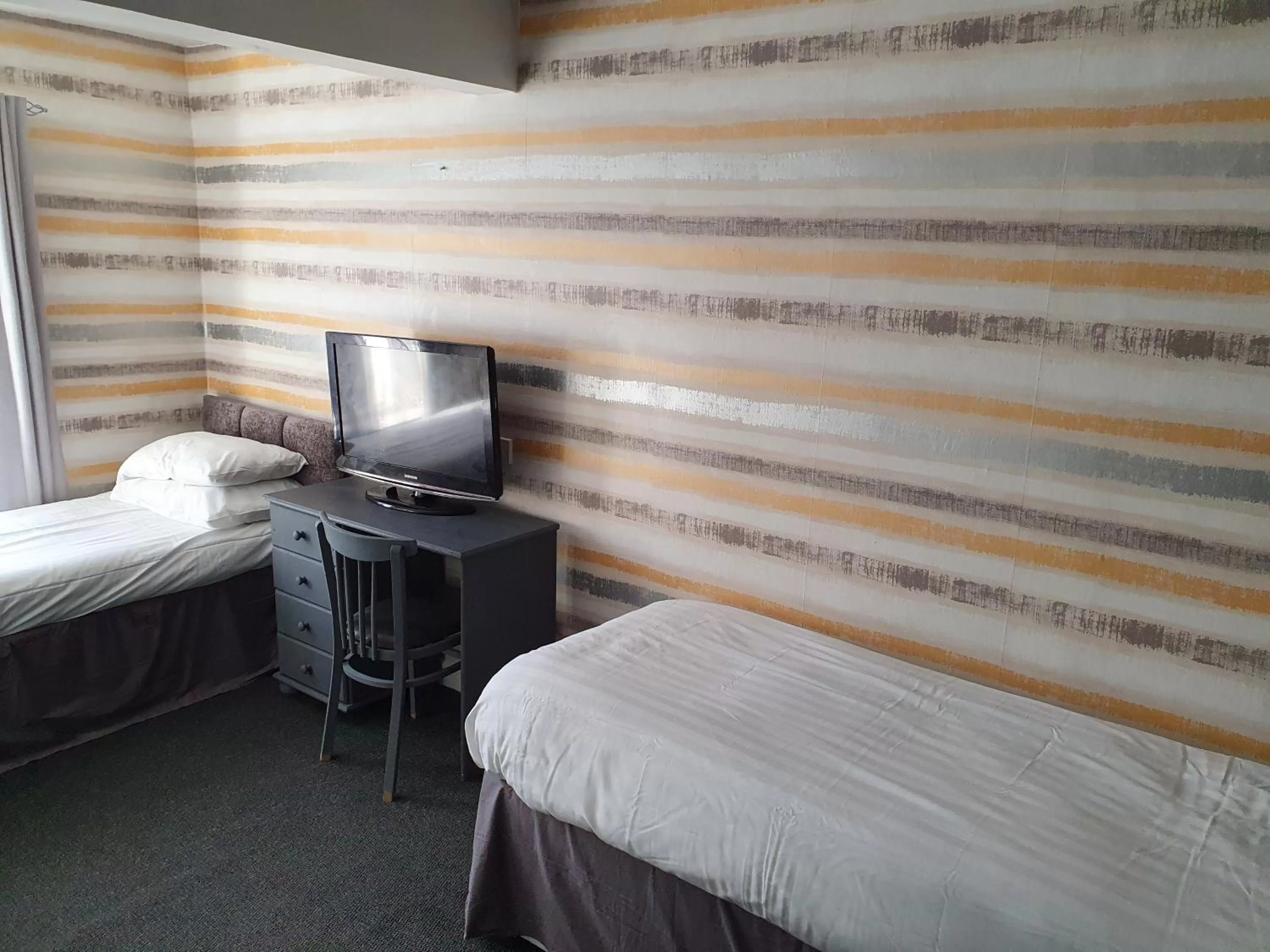 TV/Entertainment Center in Balkan Hotel