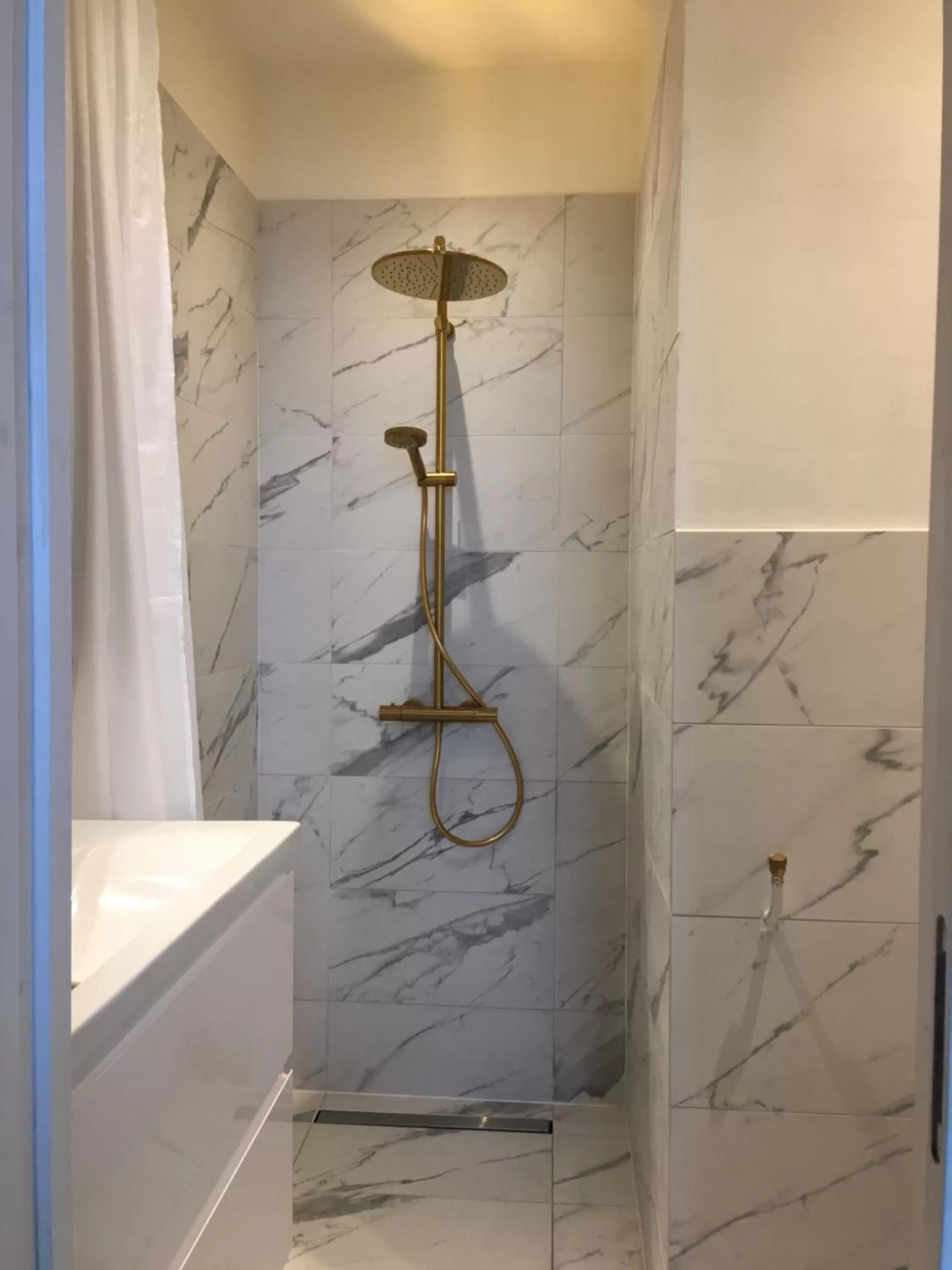 Bathroom in Vondelpark Suite