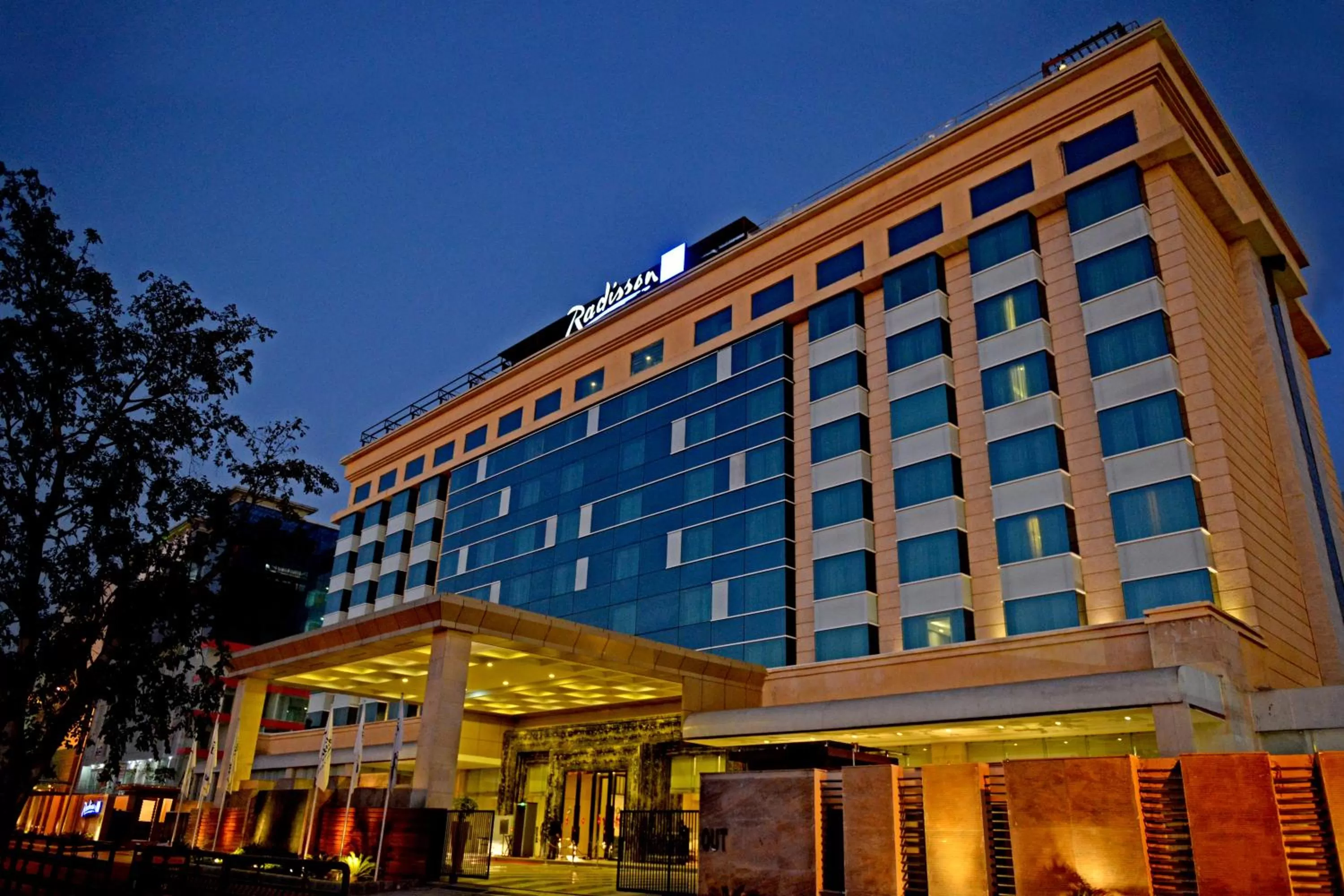 Facade/entrance in Radisson Blu Jaipur