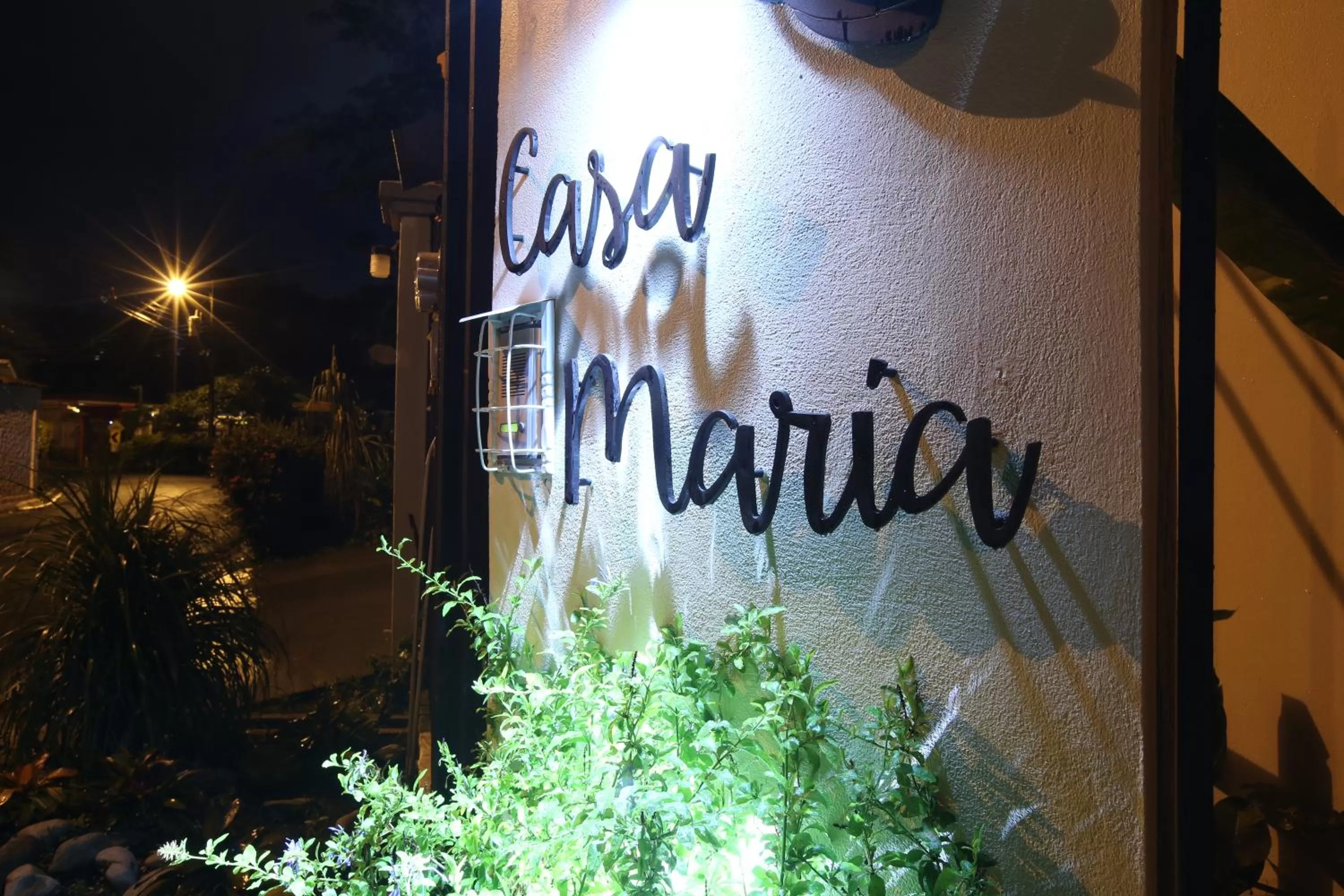 Facade/entrance, Property Logo/Sign in Casa María Aeropuerto B&B