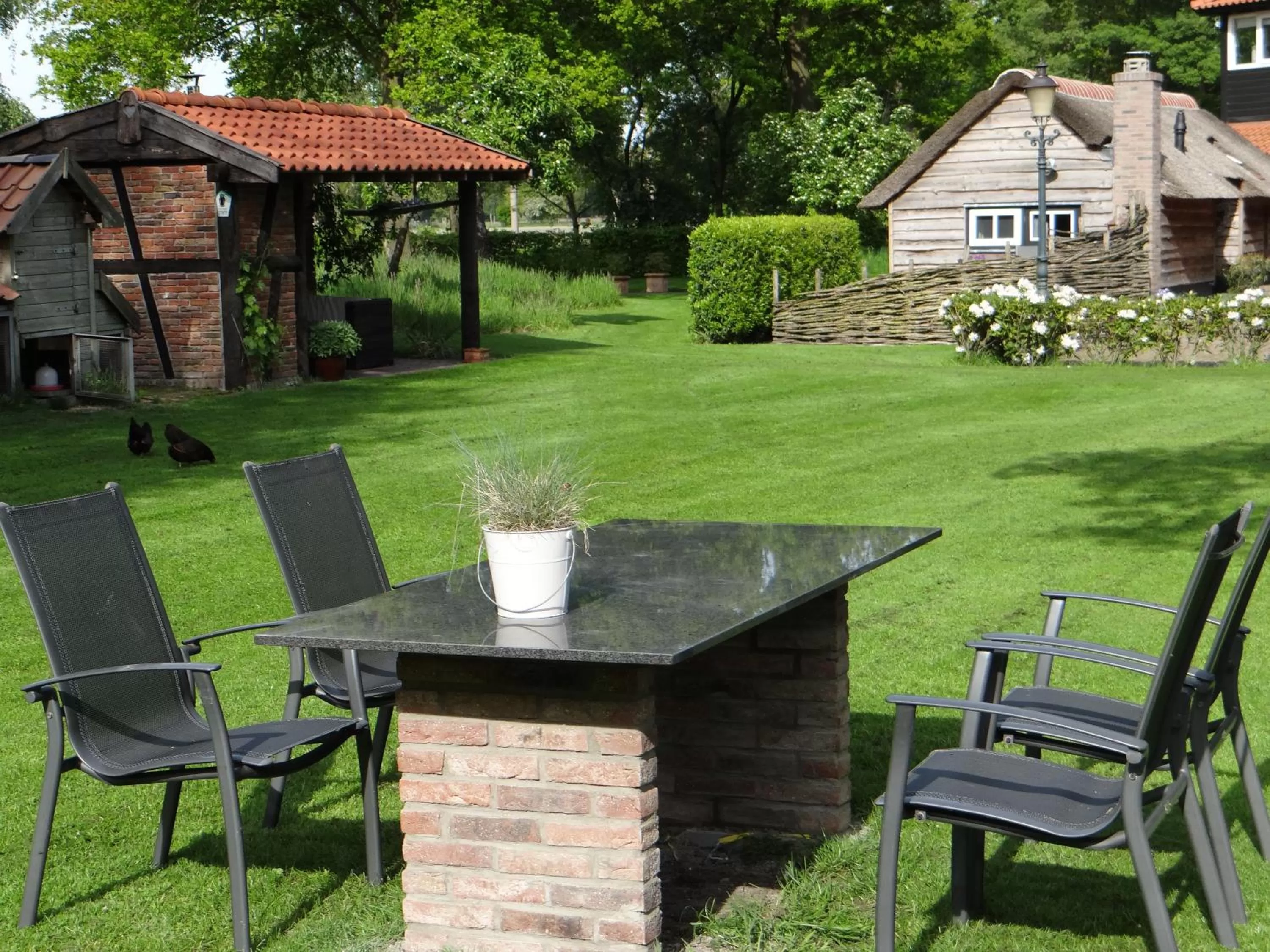 Garden in B&B Gastvrij Lenthe