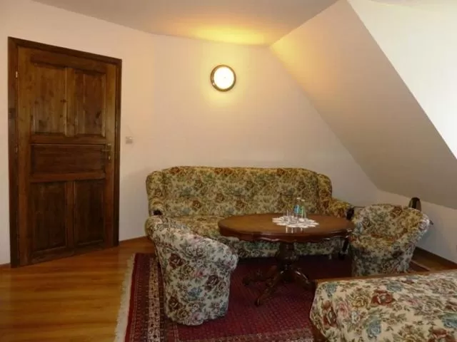 Seating Area in Gościniec Dworski w Ropie