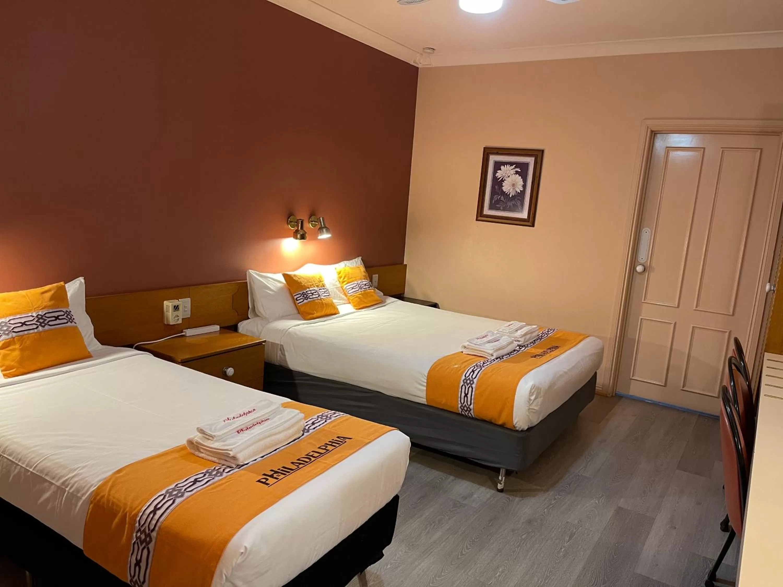 Photo of the whole room, Bed in Philadelphia Motor Inn