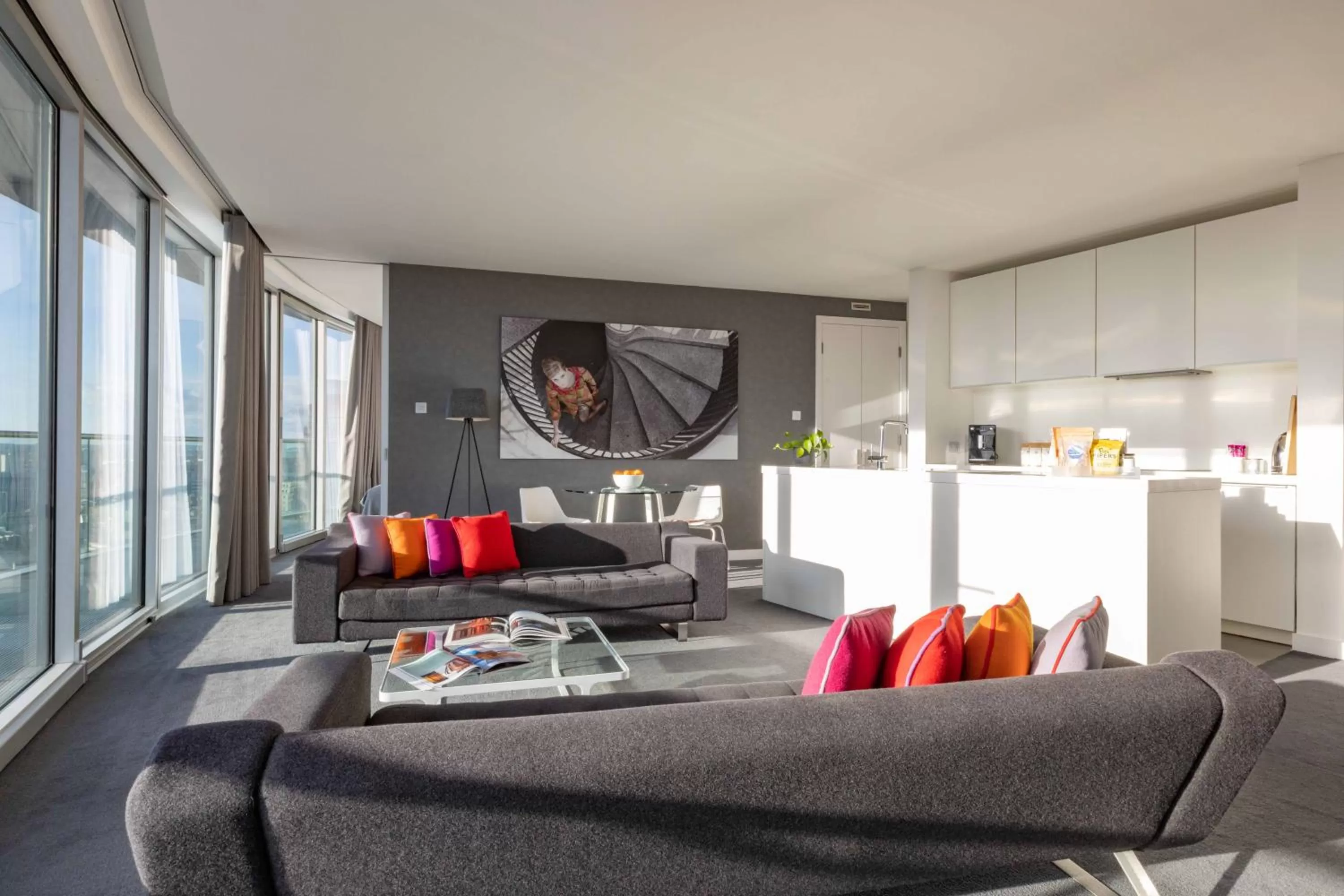 Balcony/Terrace, Seating Area in Staying Cool At Rotunda