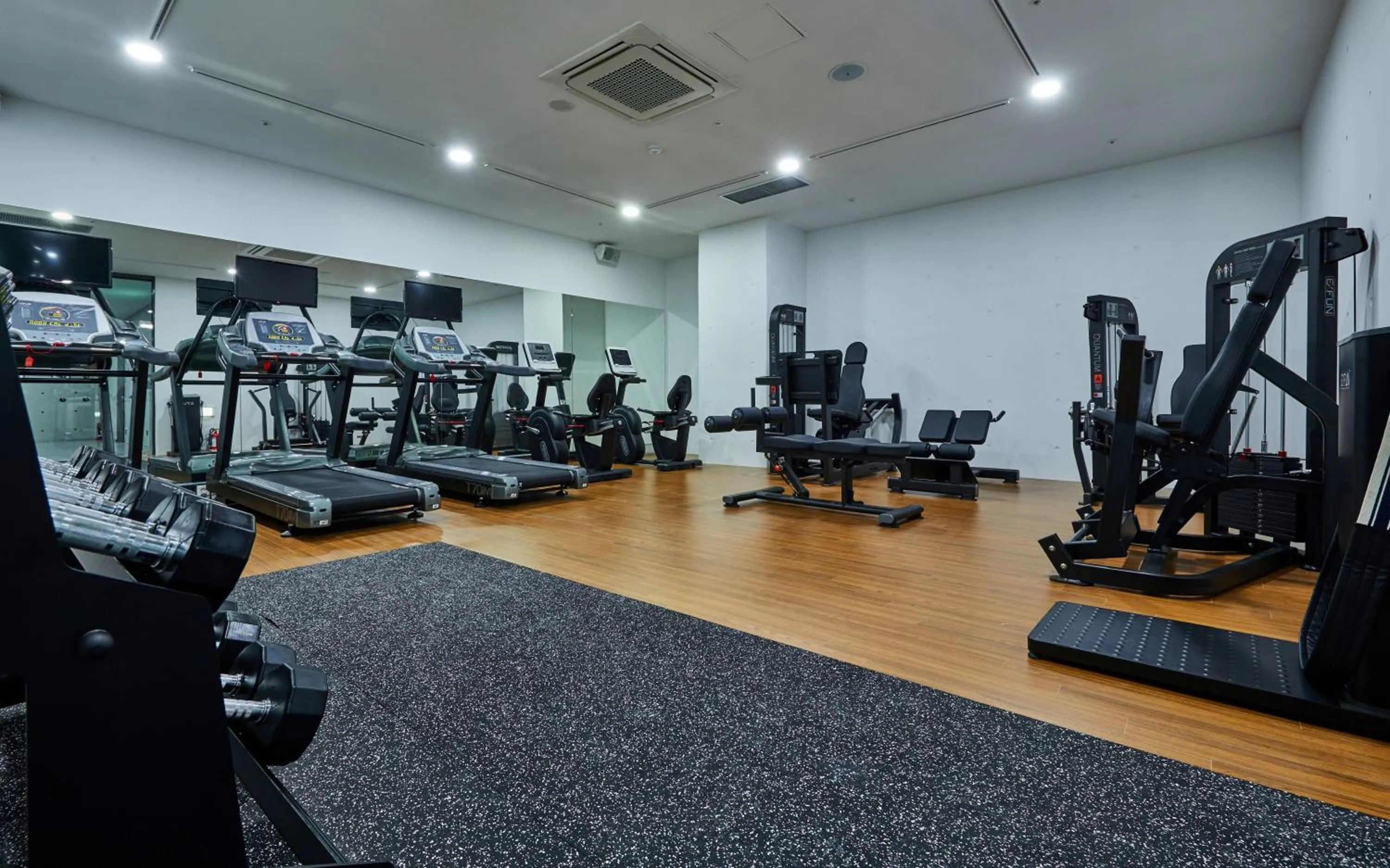 Sports, Fitness Center/Facilities in hotel riverside