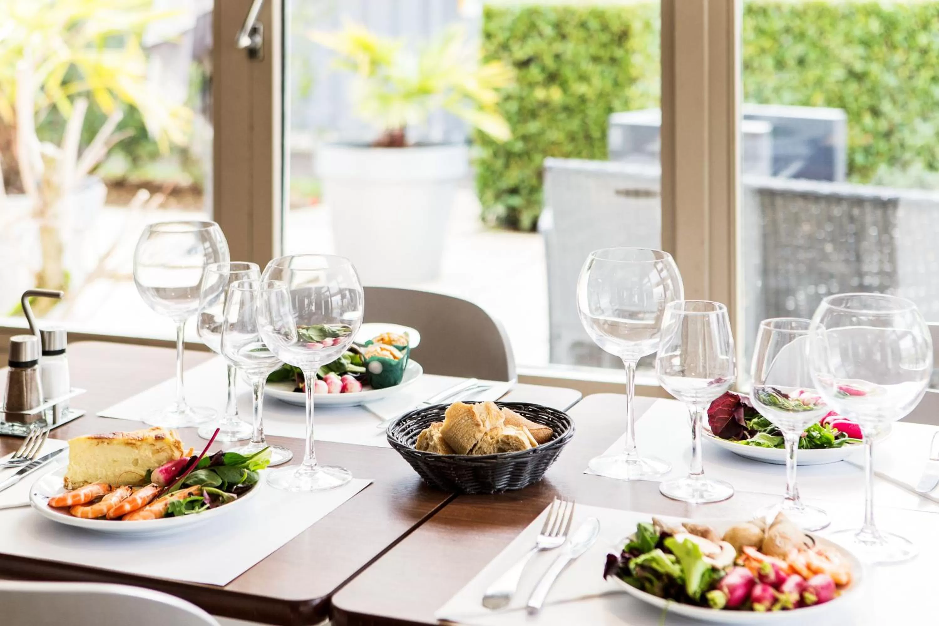 Restaurant/places to eat in Campanile Lille - Seclin