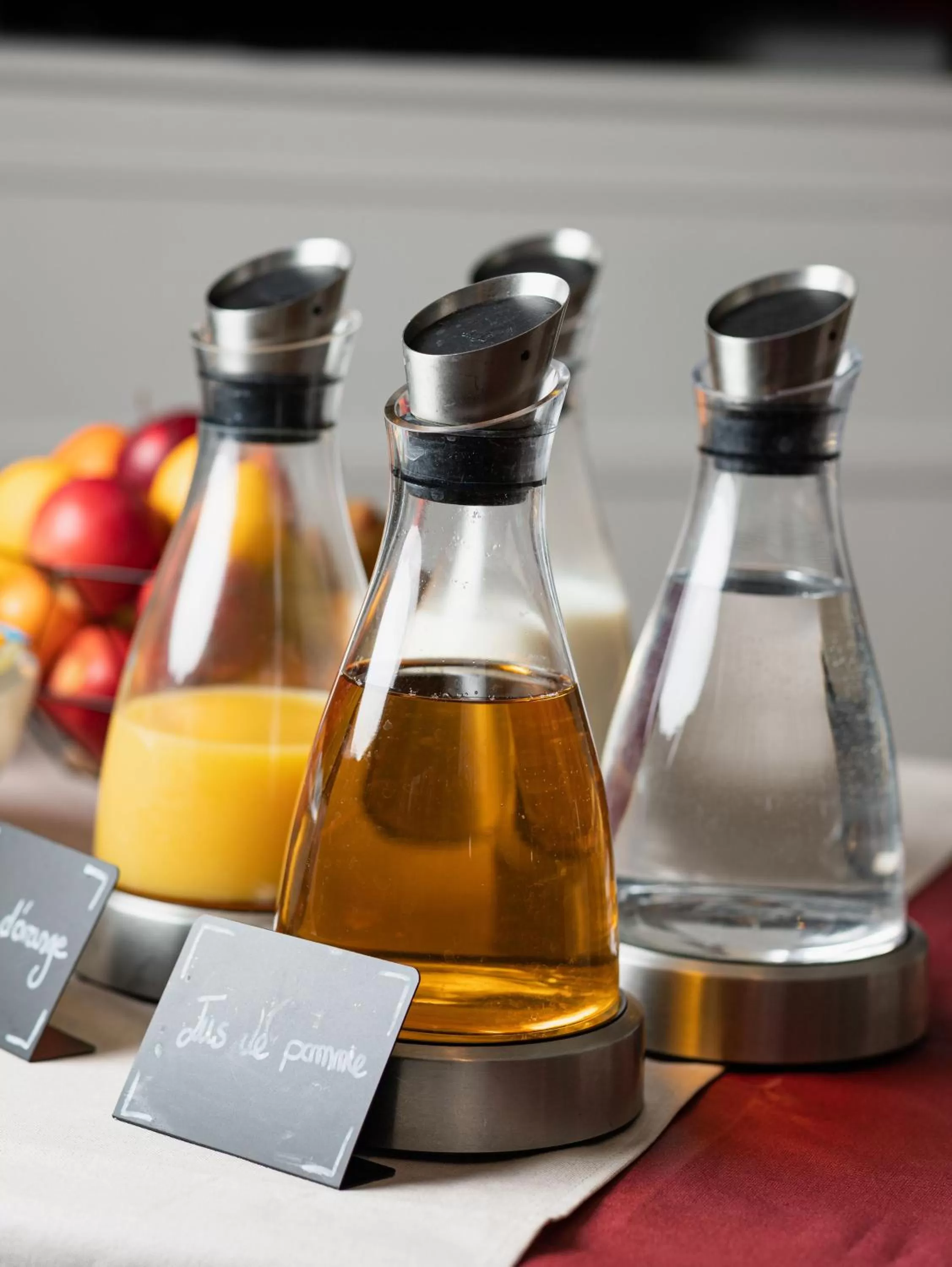 Food and drinks in La Terrasse Fleurie, Logis, Hôtel et Restaurant