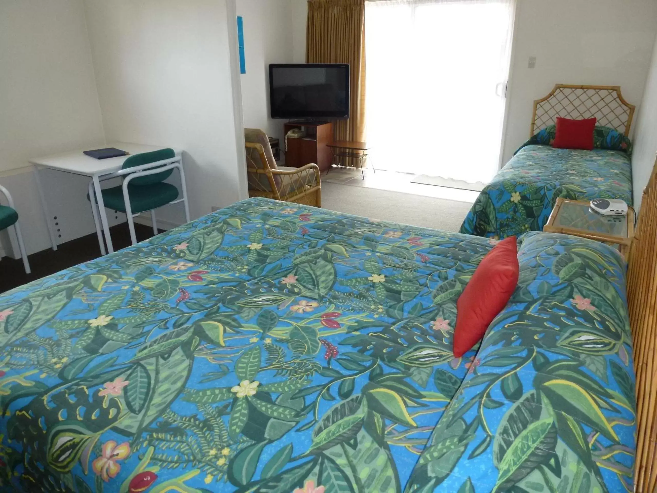 Twin Room with Street View in Mana-Nui Motel Twin Room with Street View in Mana-Nui Motel