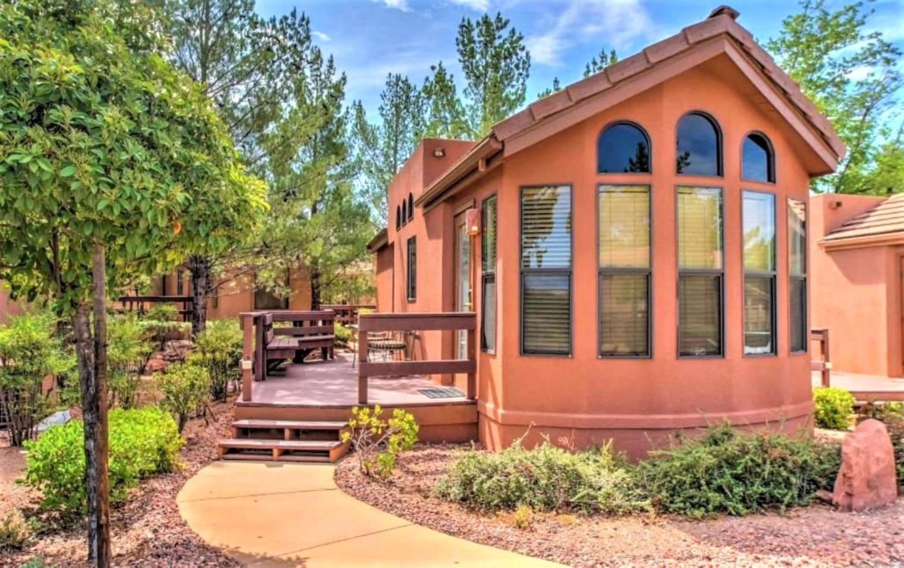 Property building in Sedona Pines Resort