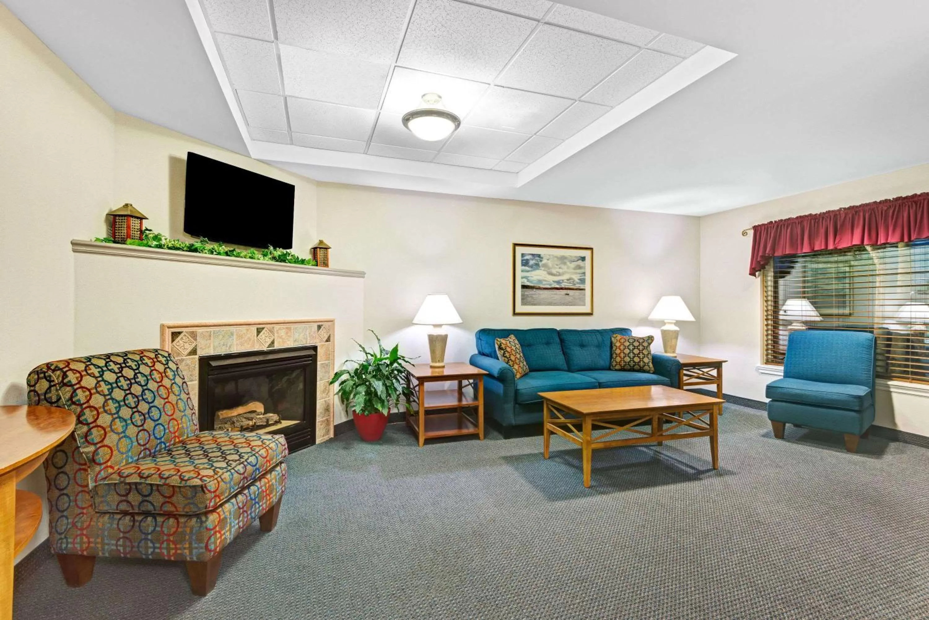 Lobby or reception in Ramada by Wyndham Saco/Old Orchard Beach Area