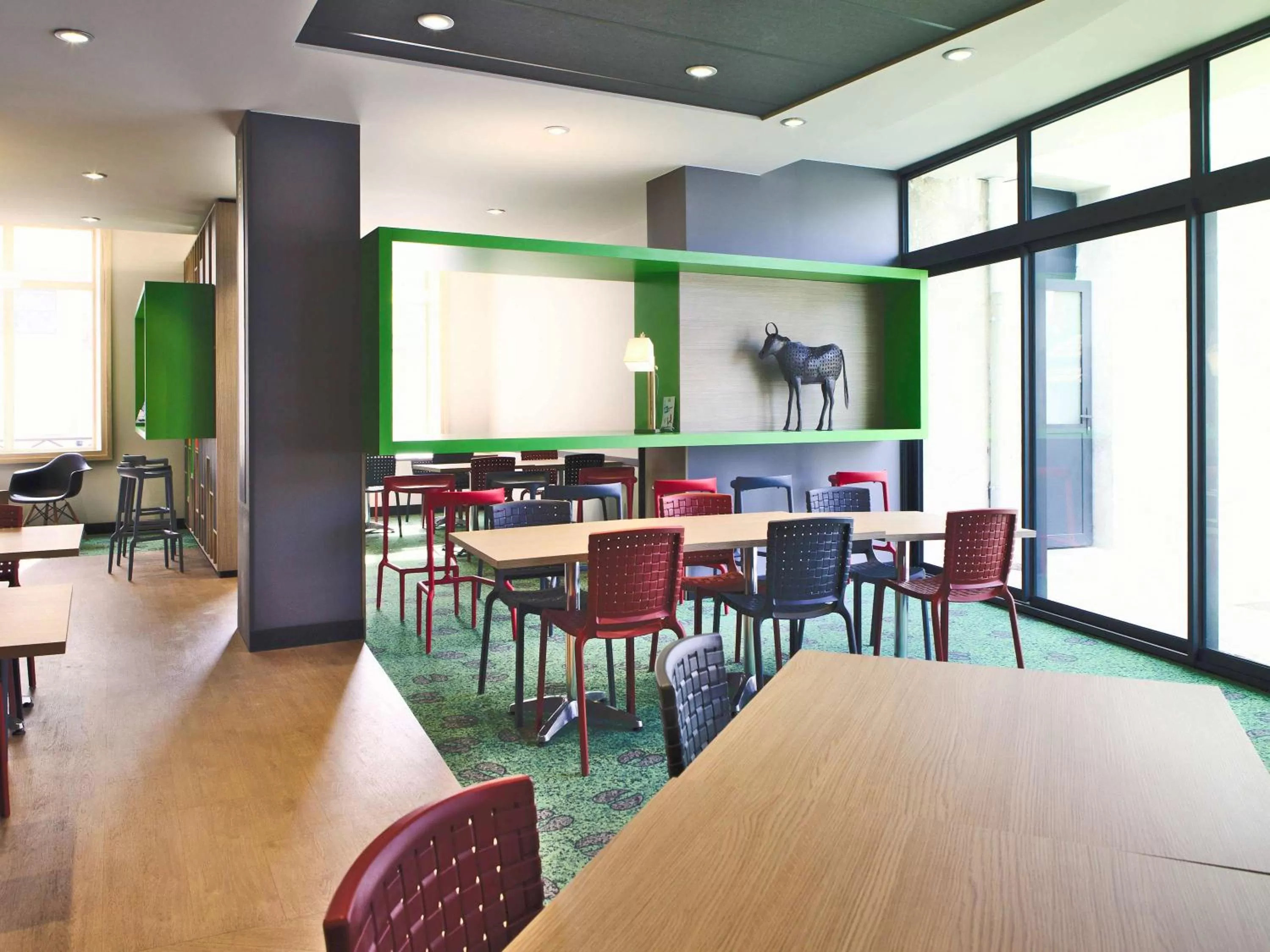 Restaurant/places to eat in ibis Styles Moulins Centre