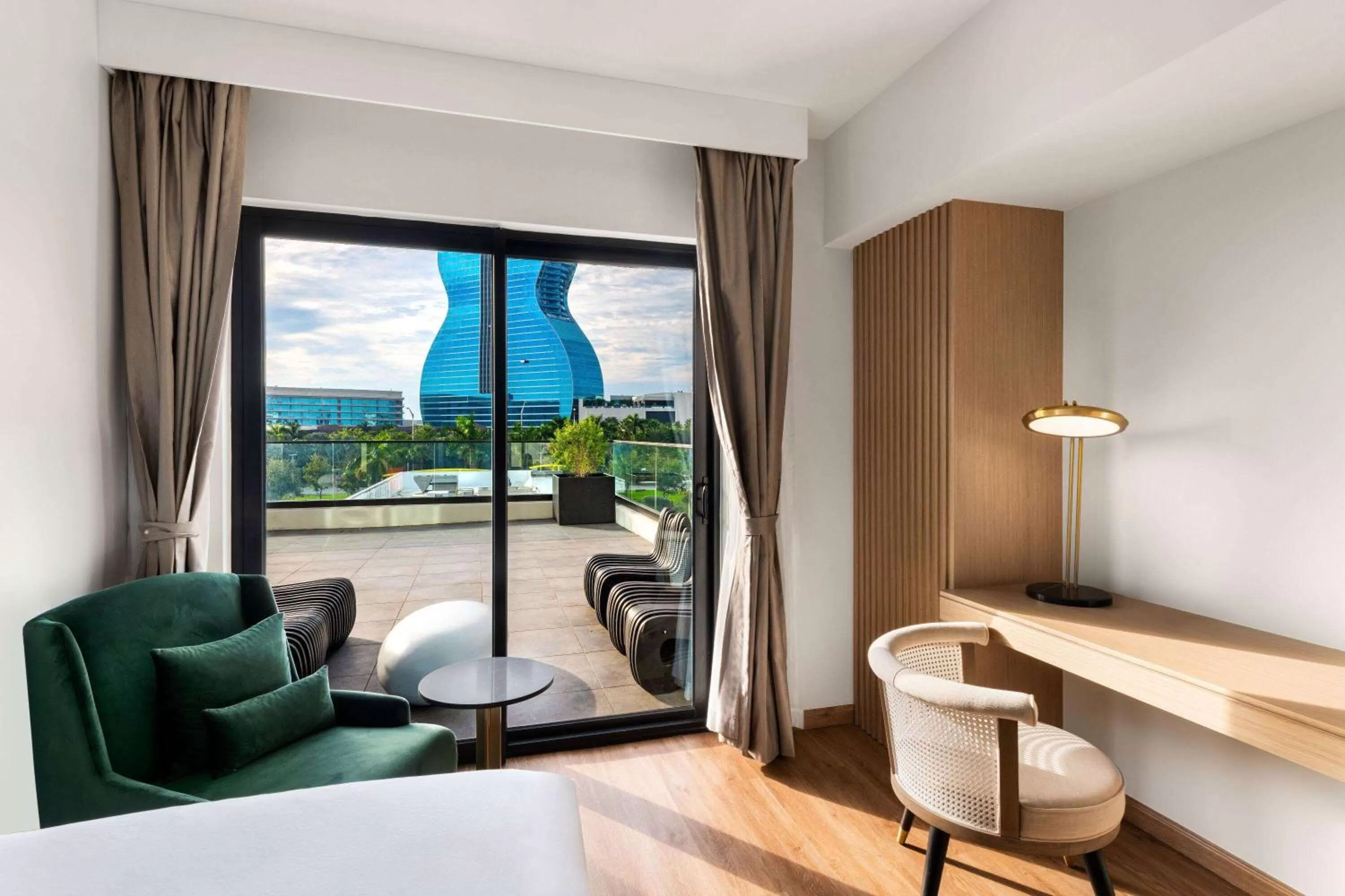 Photo of the whole room, Bed in Dolce by Wyndham Hollywood