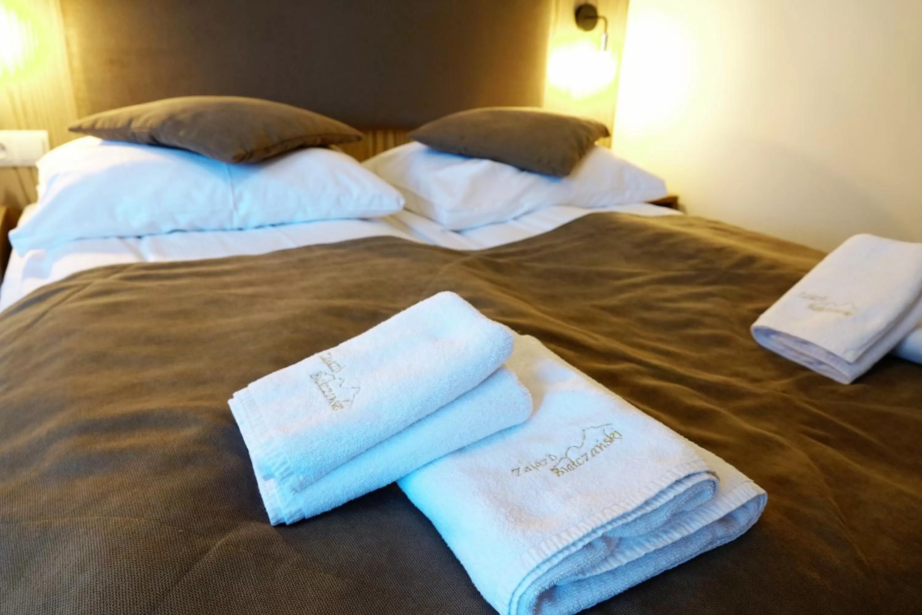 Bed in Zajazd Białczański Dom Wypoczynkowy Restauracja