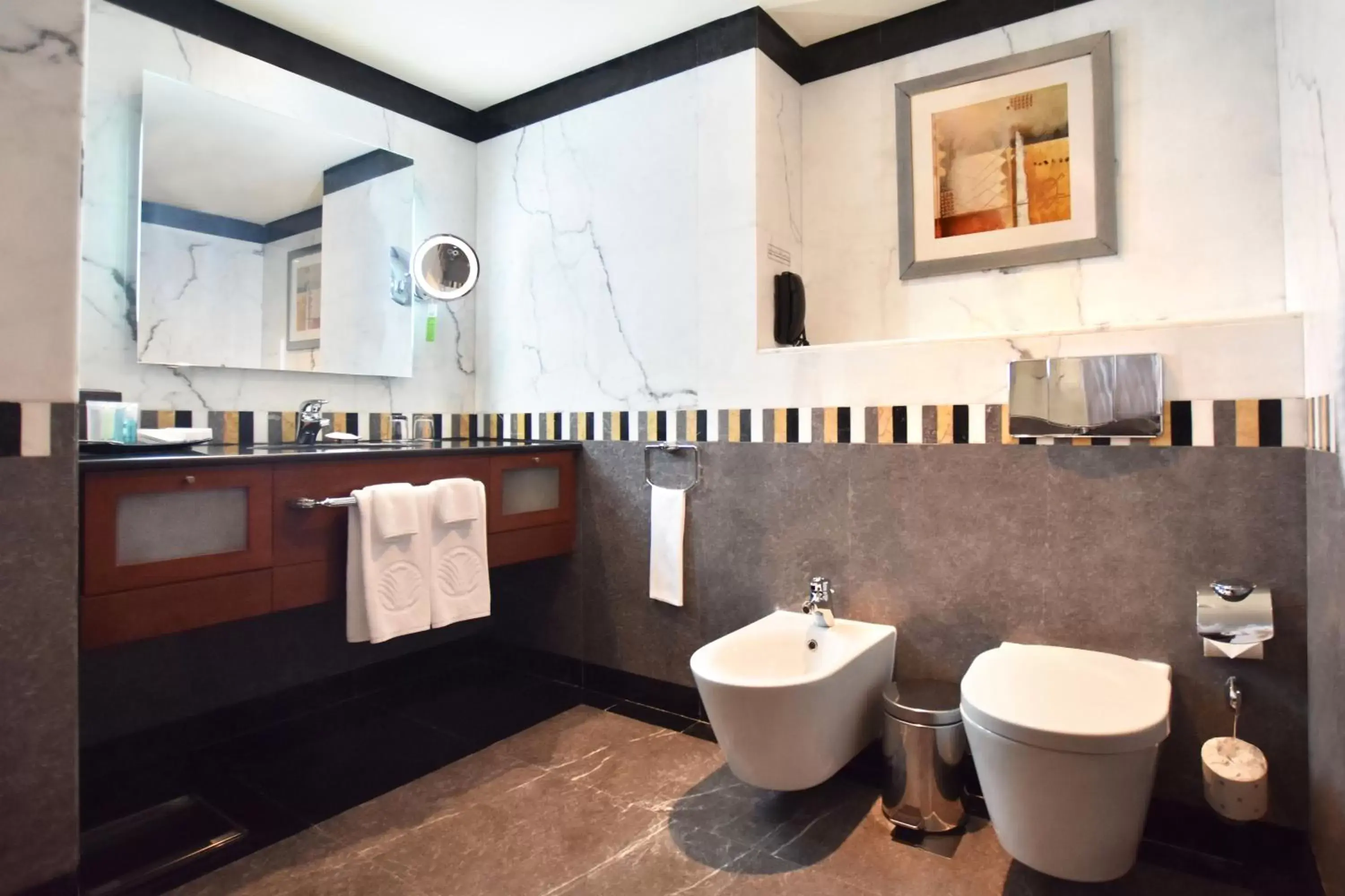 Guest Room with Balcony - Twin Beds in Al Ain Rotana Guest Room with Balcony - Twin Beds in Al Ain Rotana