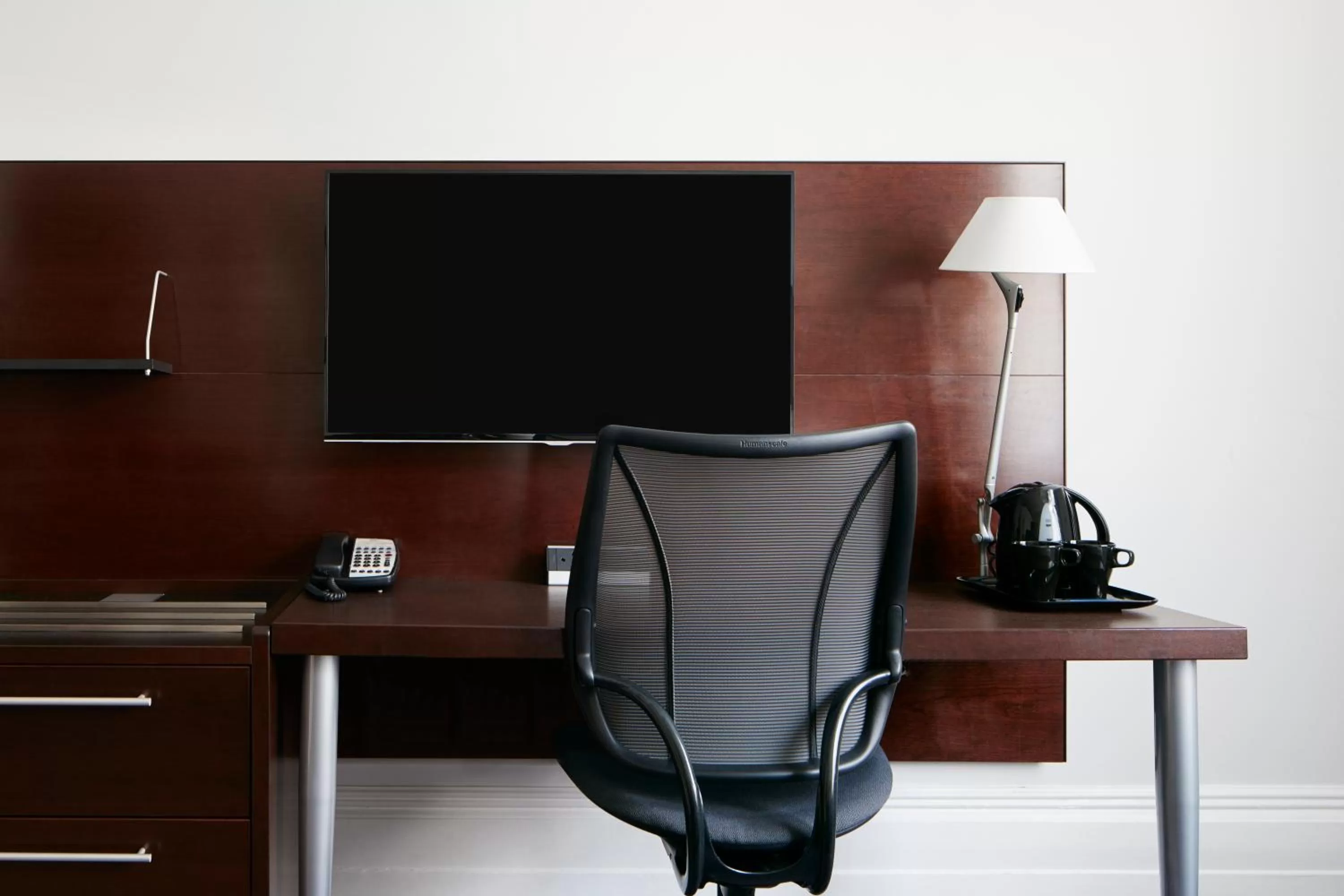 TV and multimedia in Club Quarters Hotel Trafalgar Square, London