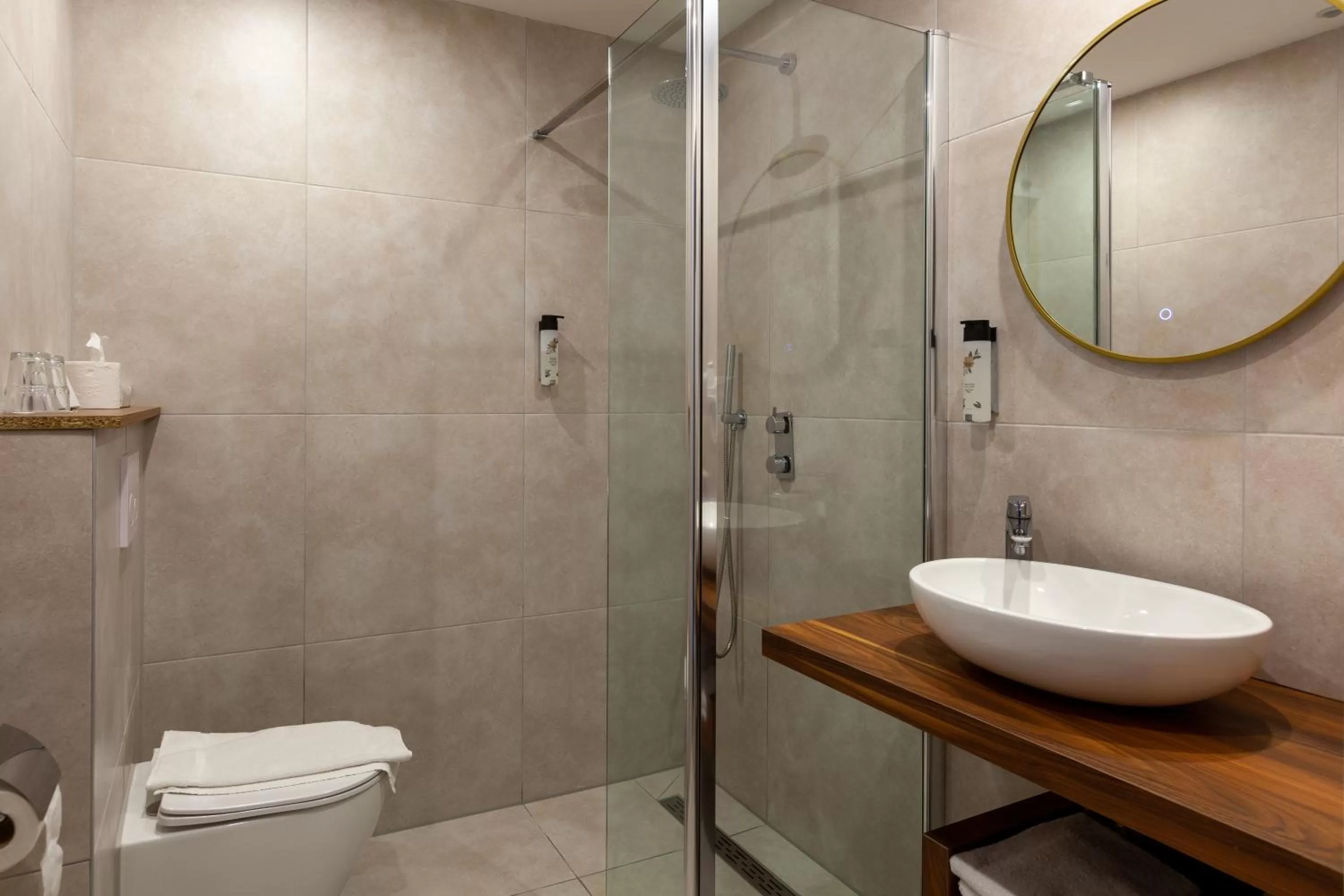 Shower in Amsterdam Hotel Uithoorn