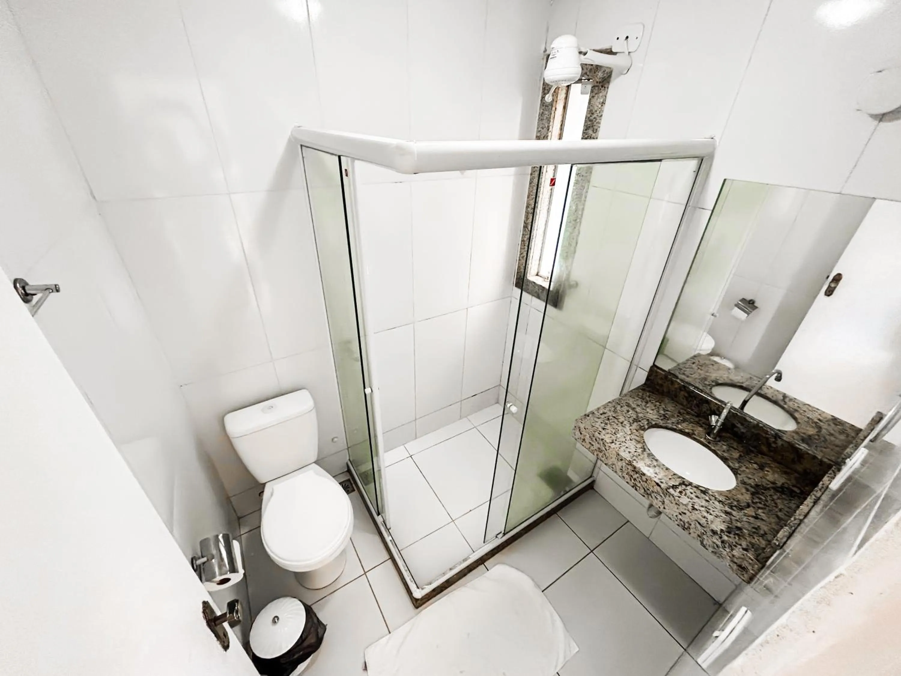 Bathroom in IBELLO BEACH Pousada