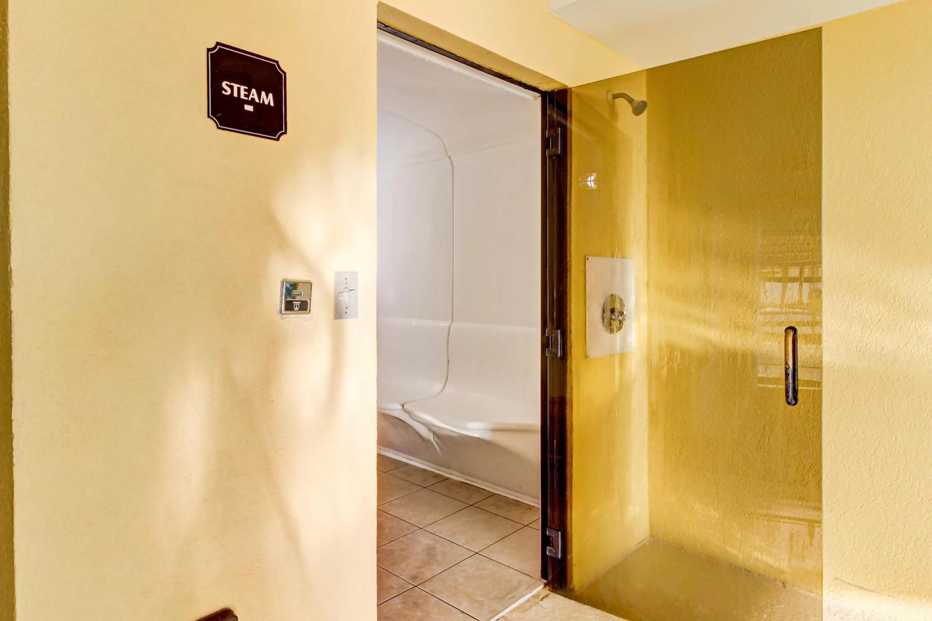 Bathroom in Twin Palms 603