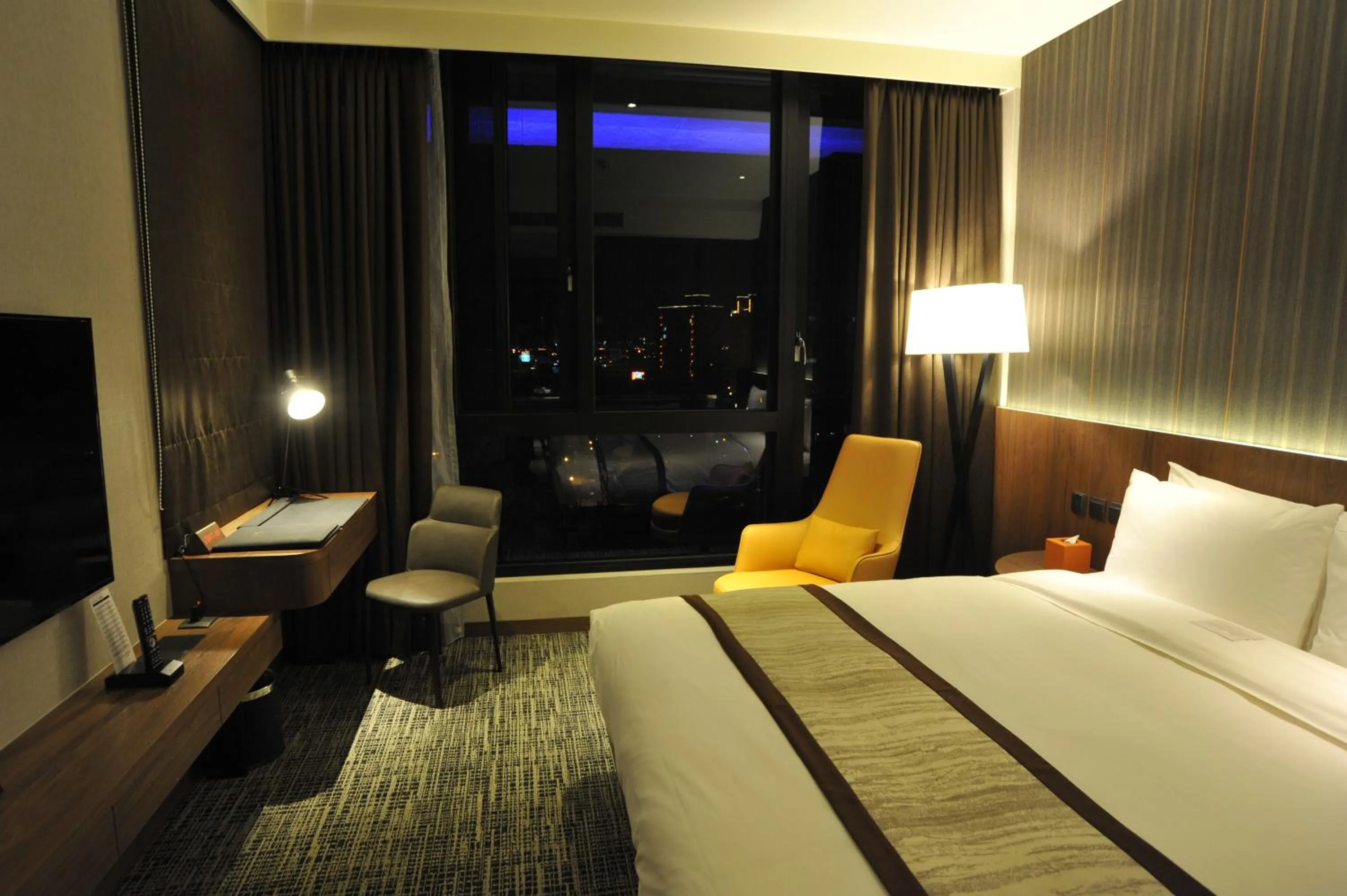 Premium Double Room with Bath in Hotel In