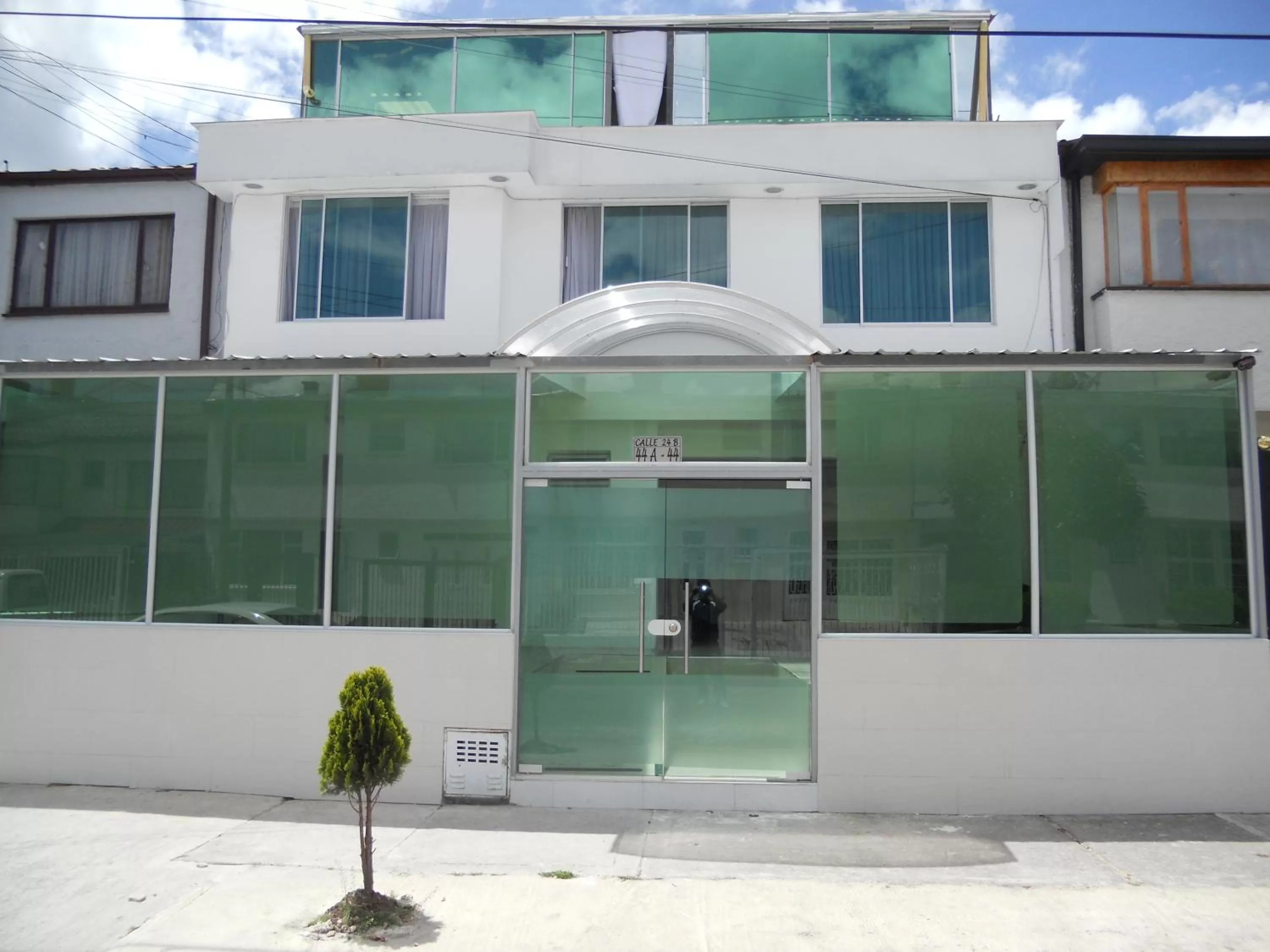 Facade/entrance in Hotel Expo Inn Embajada