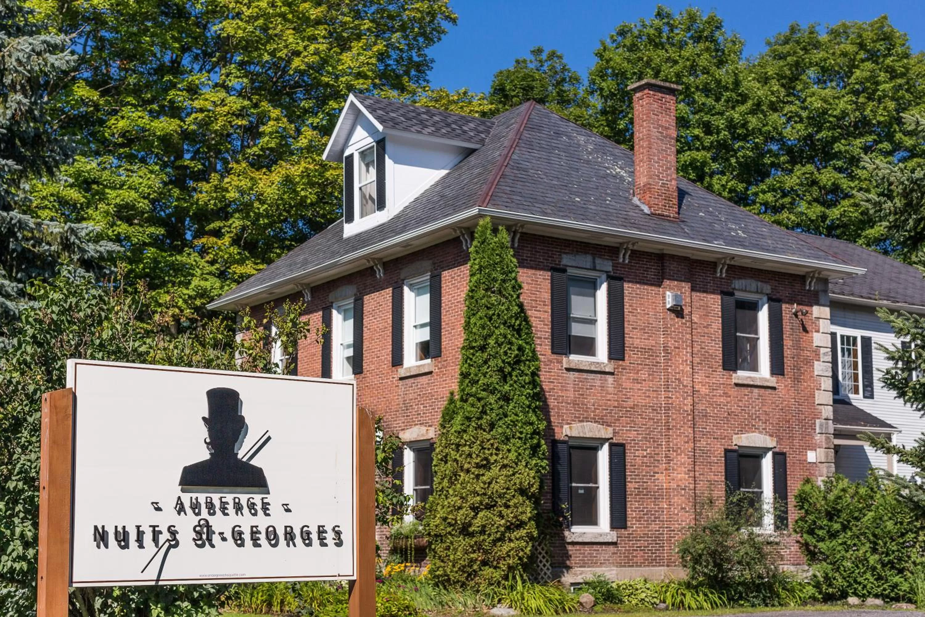 Property Building in Auberge Nuits de St-Georges